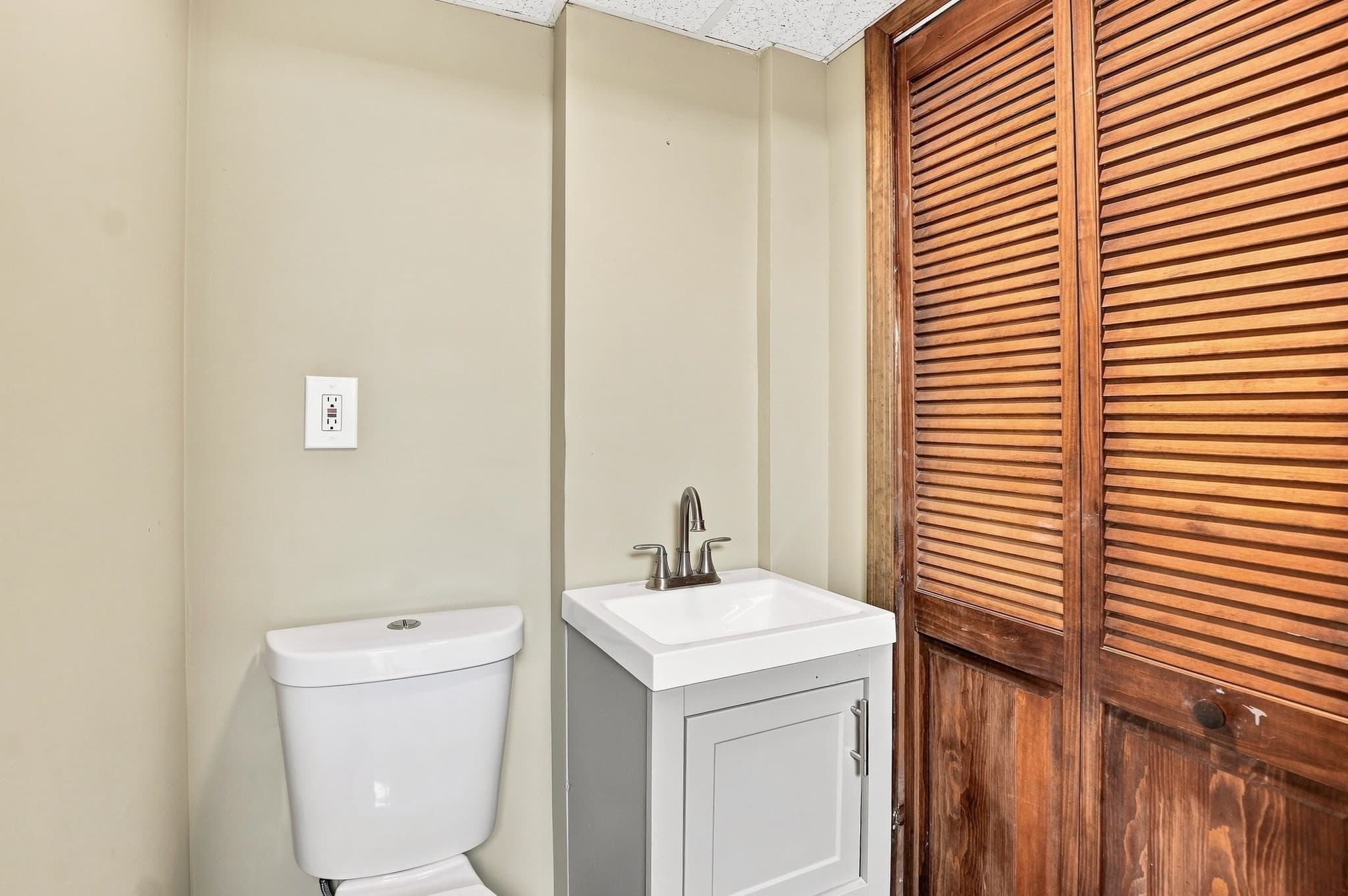 Single Family Residence at 65 Paris Avenue, Worcester MA 01603, Worcester, photo 29 of 35
