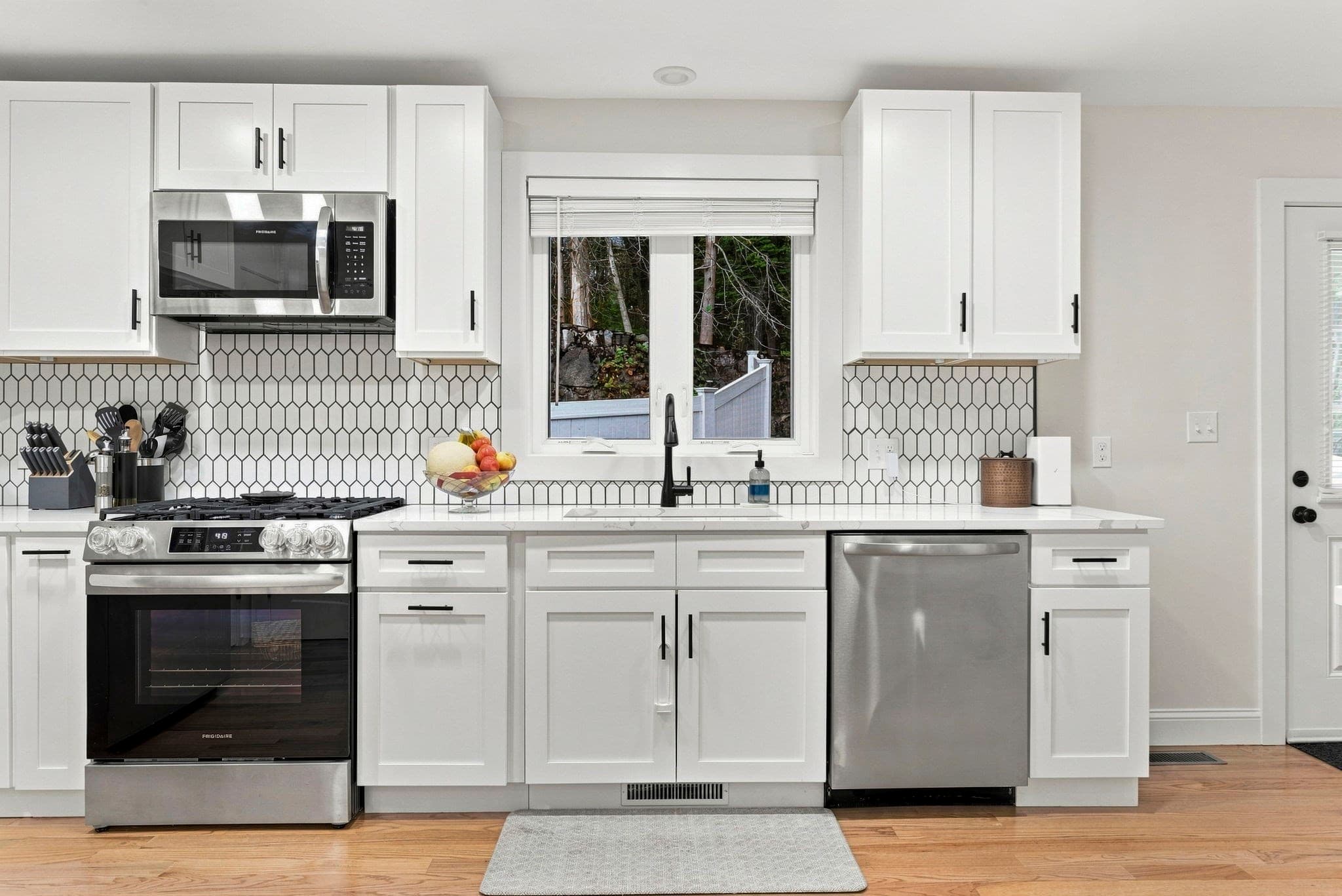 Condominium at 13 Glen Terrace # 13, Lynn MA 01905, Lynn, photo 4 of 32