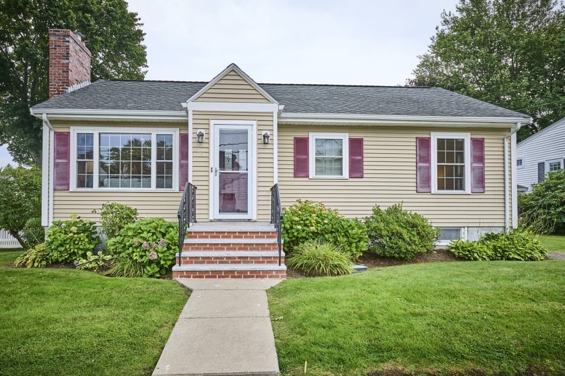 25 Jensen Rd, Watertown MA 02472