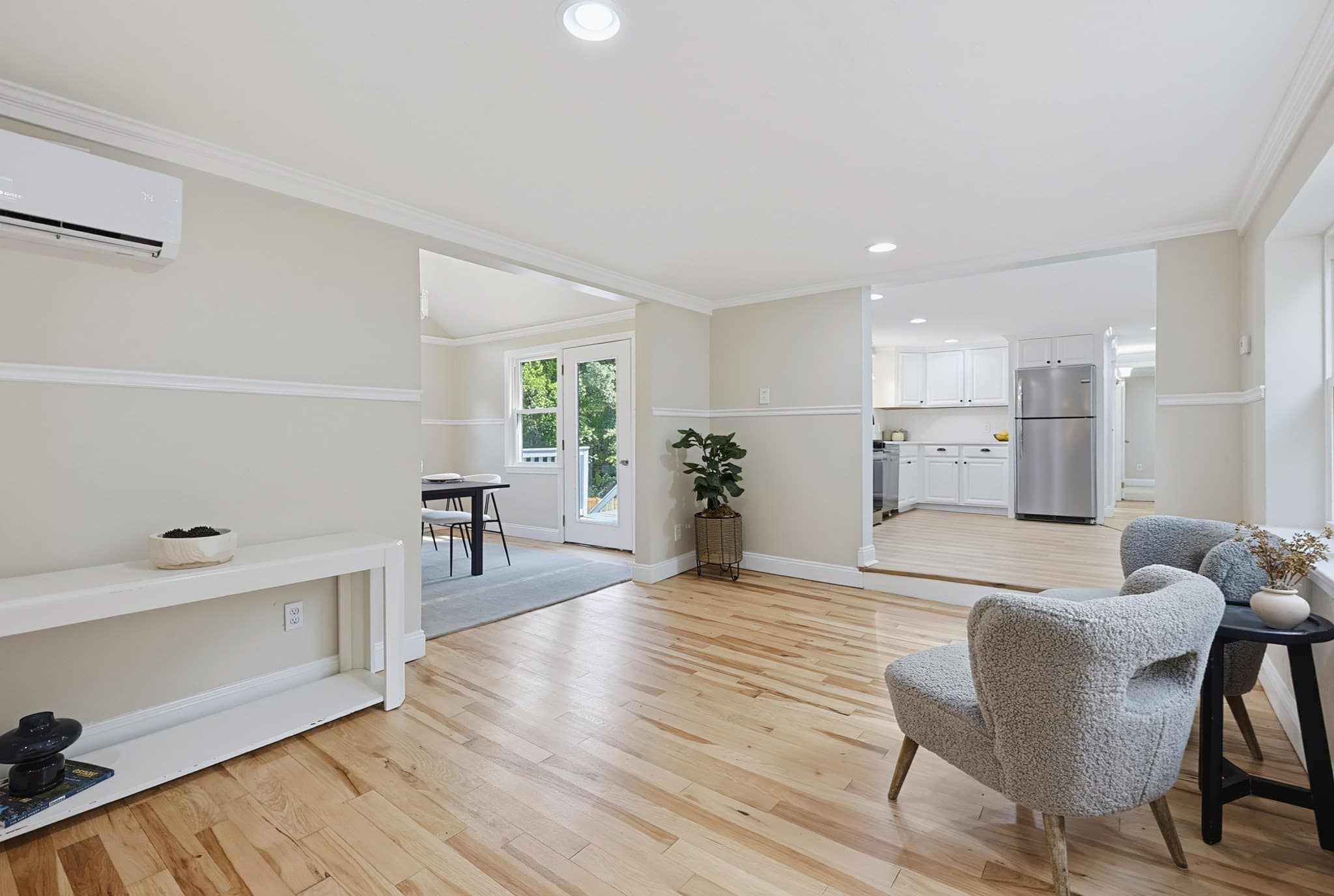 Single Family Residence at 395 Oak St, Franklin MA 02038, Franklin, photo 6 of 42