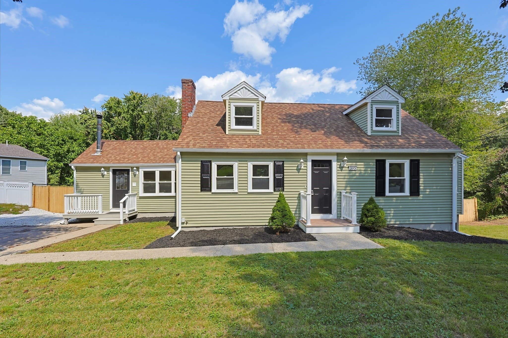 395 Oak St, Franklin MA 02038