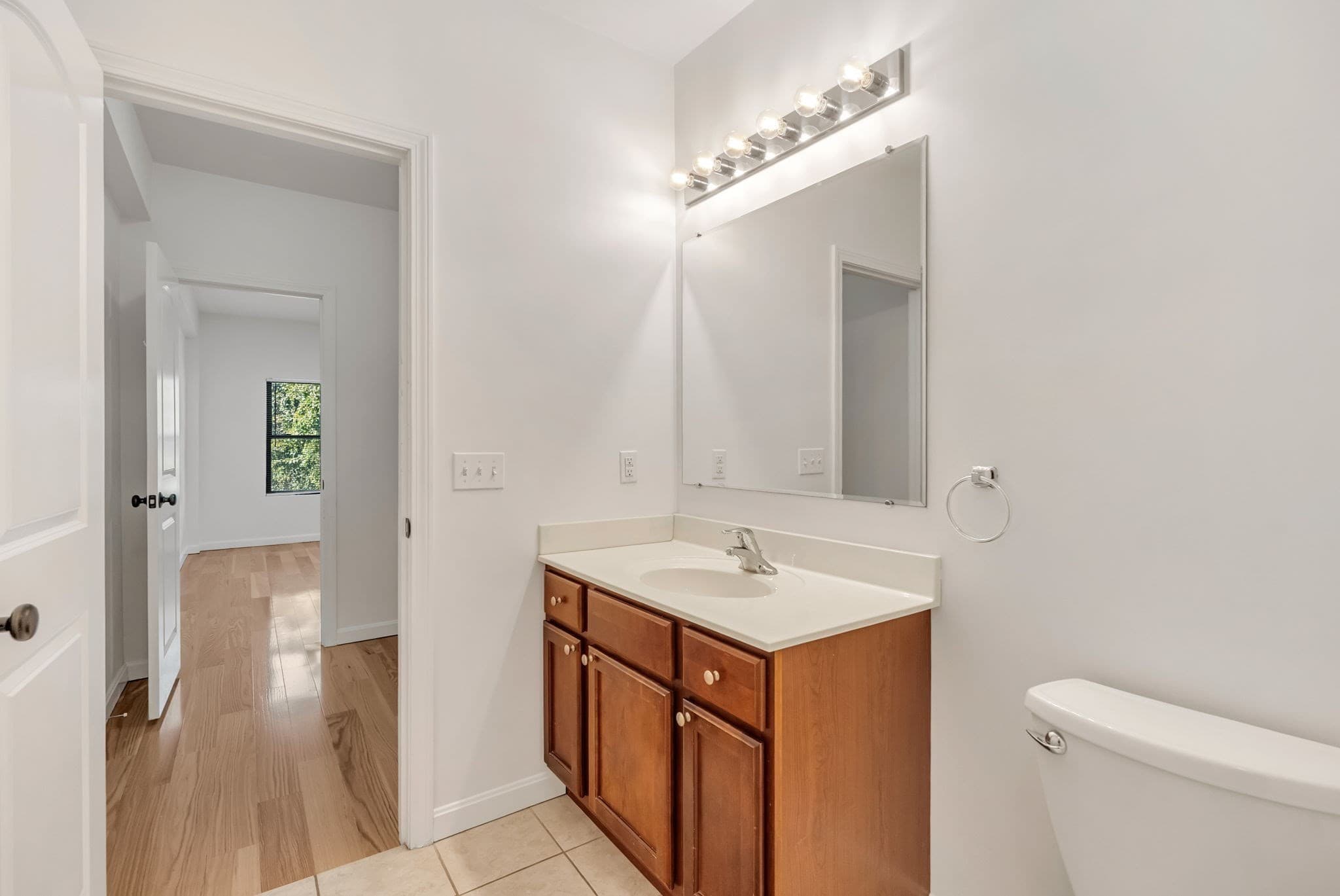 Condominium at 157 Beale Street # 5, Quincy MA 02170, Quincy, photo 27 of 42