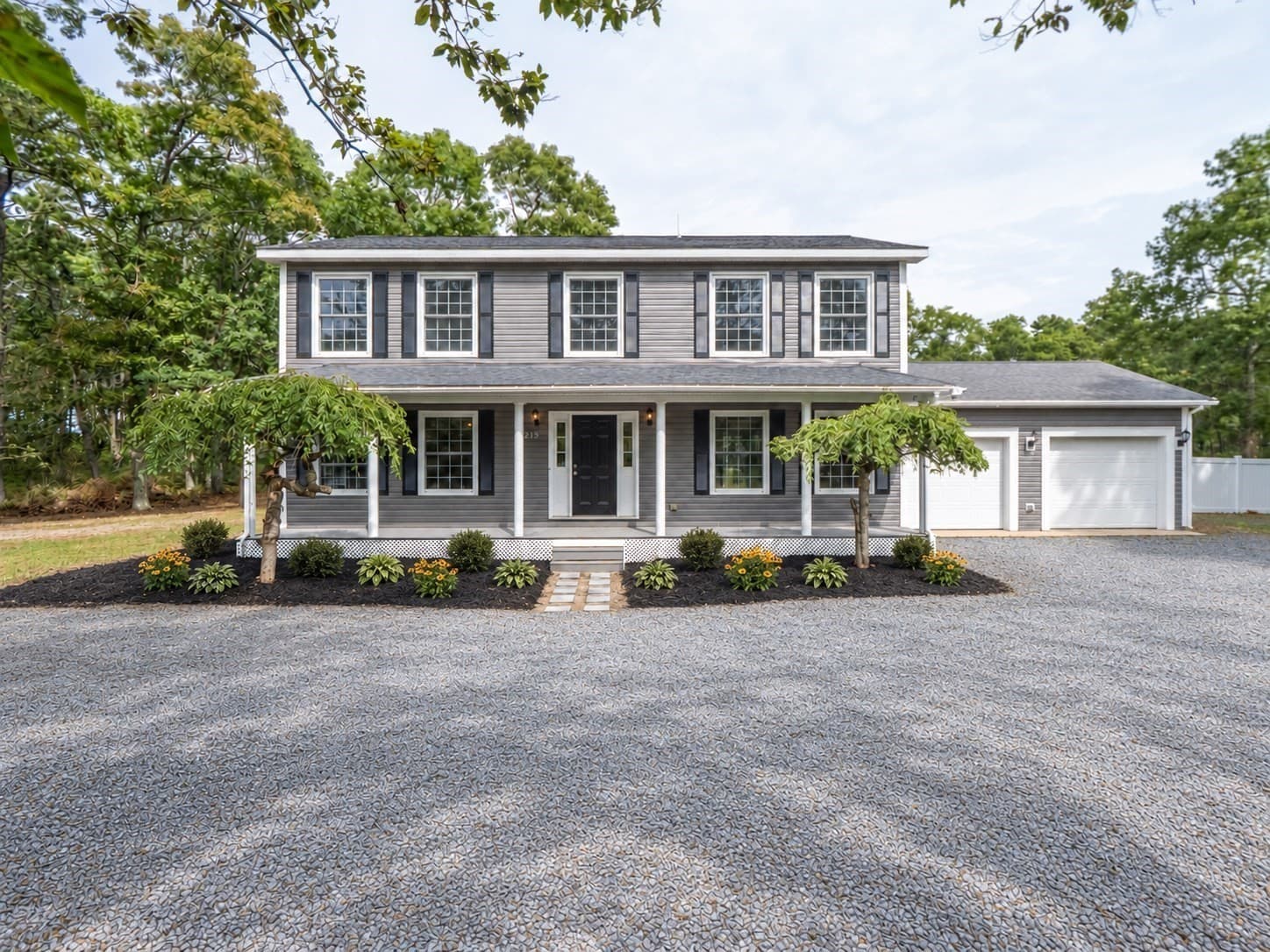 215 Ashumet Rd, Mashpee MA 02649