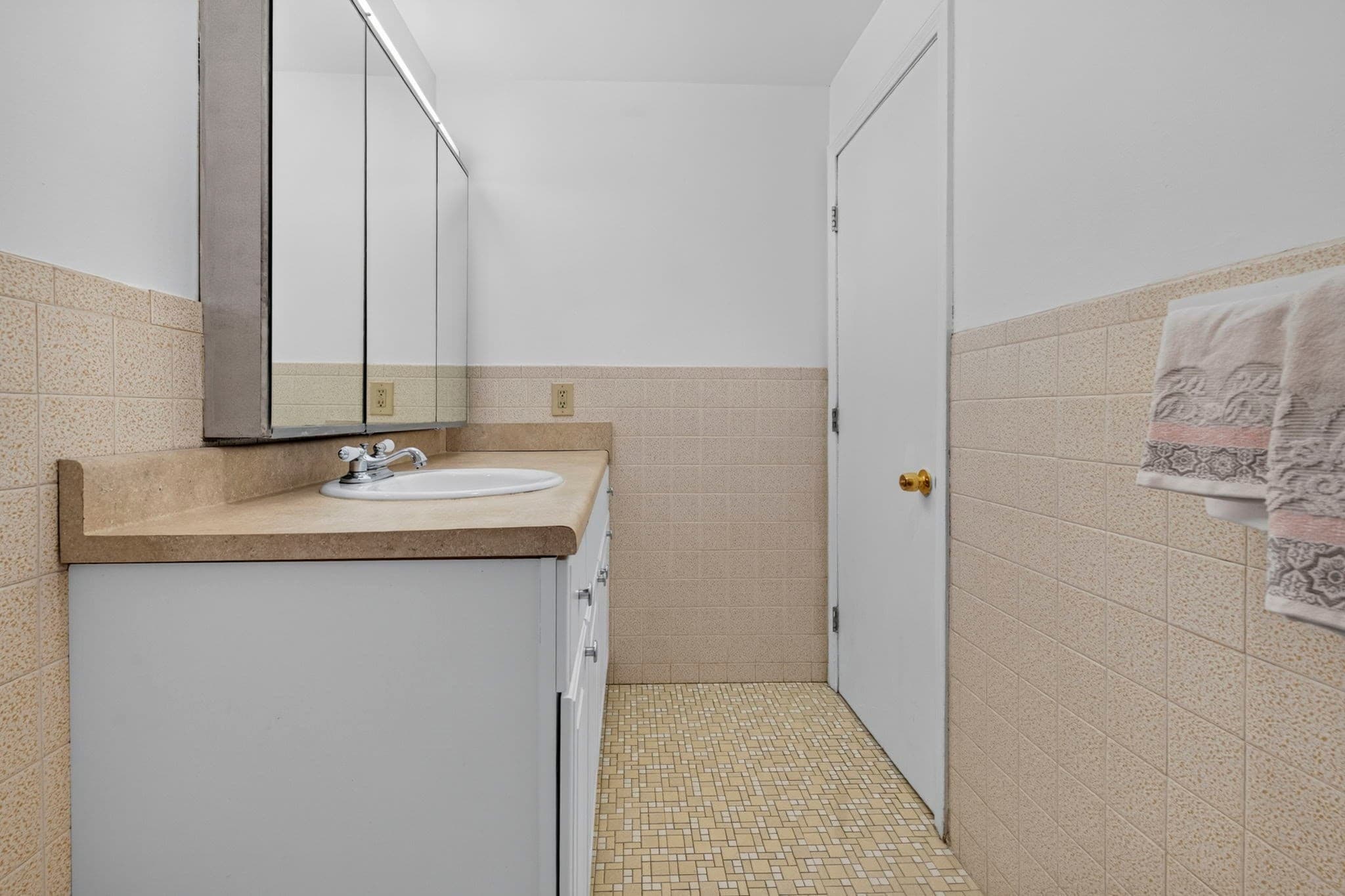 Condominium at 2 Greenbriar Drive # 108, North Reading MA 01867, North Reading, photo 20 of 24
