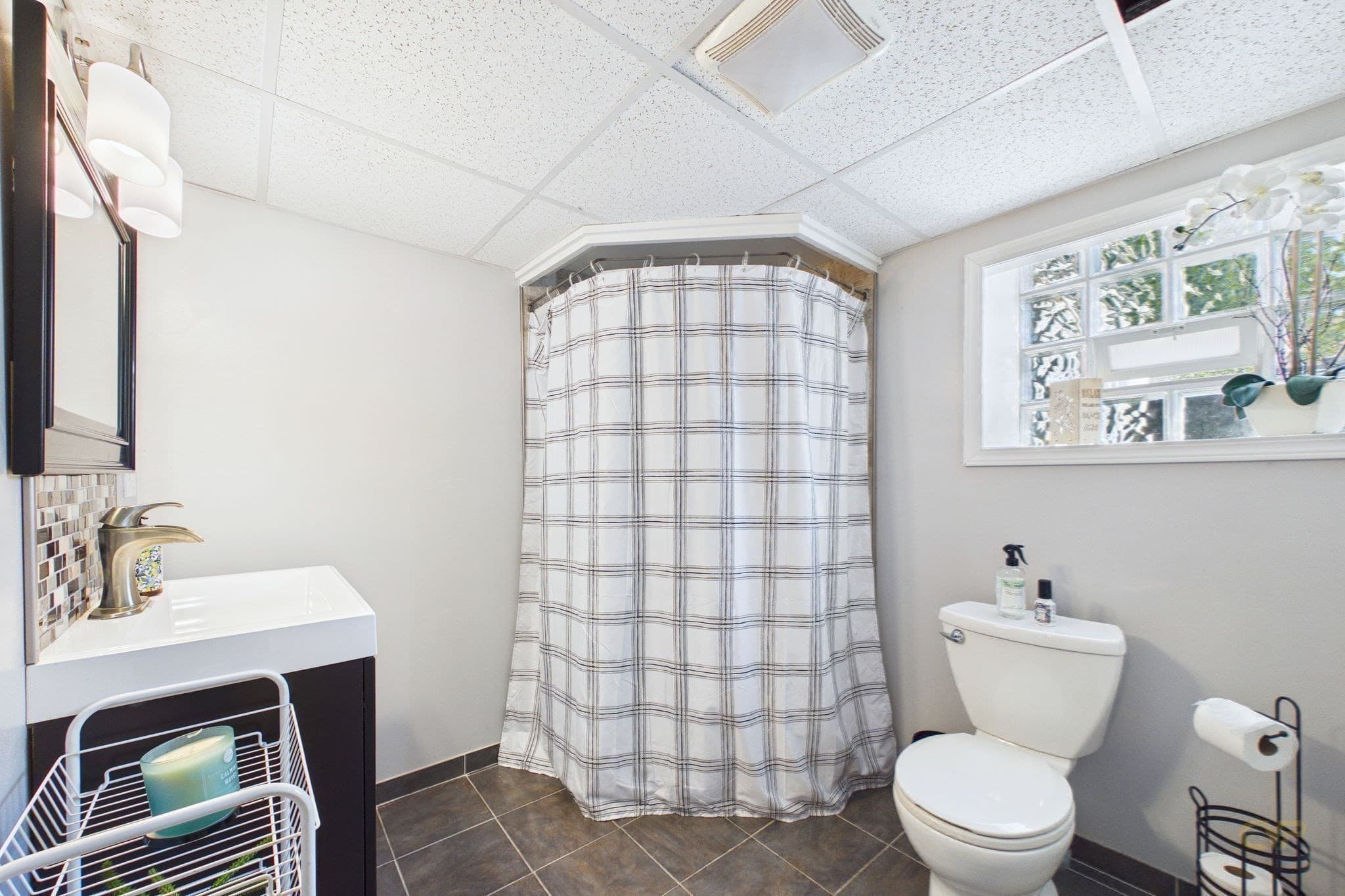 Single Family Residence at 7 Coolidge St, Dartmouth MA 02748, Dartmouth, photo 17 of 24