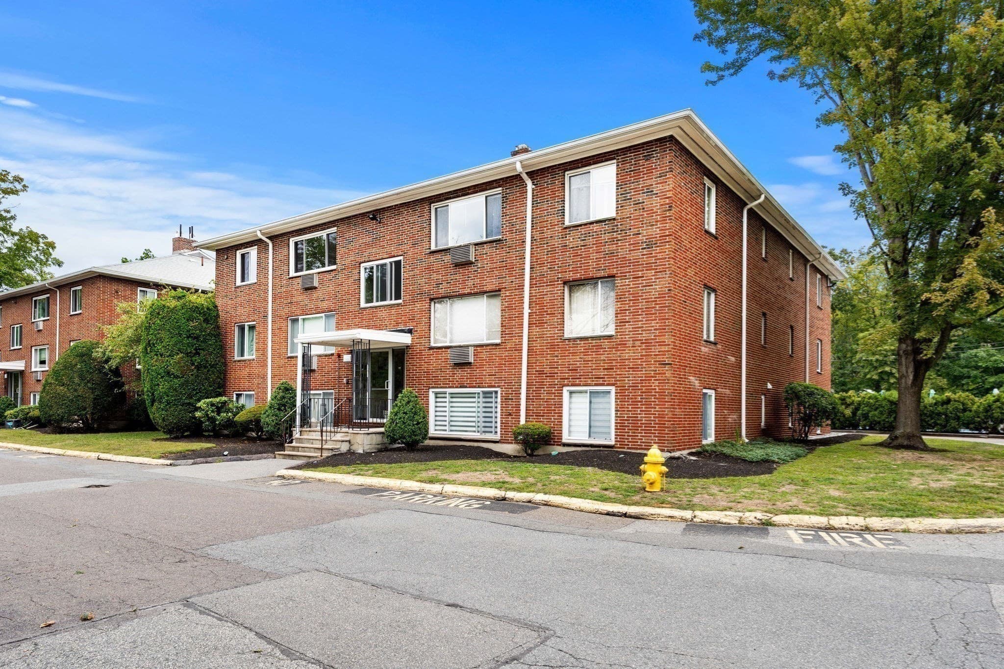 Condominium at 3 Albert Dr # 11, Woburn MA 01801, Woburn, photo 14 of 15