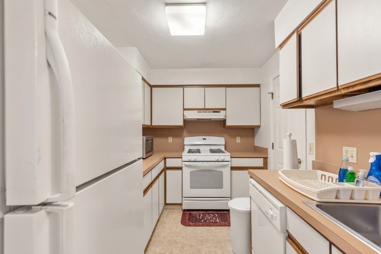 Condominium at 15 Marion St # F, Boston MA 02131, Boston, photo 7 of 21