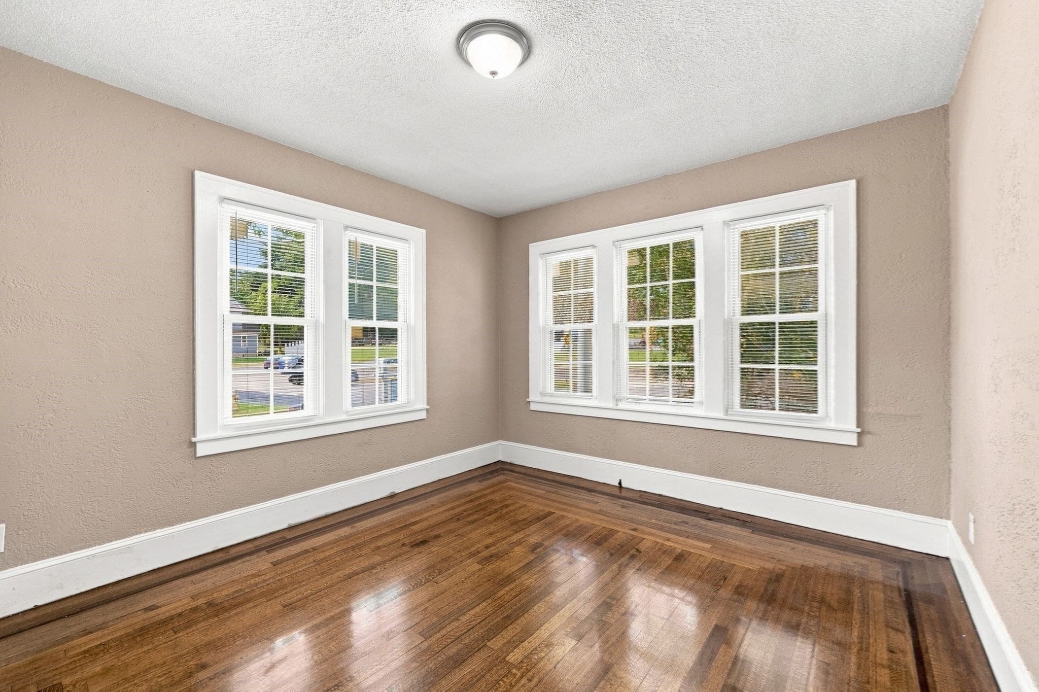 Single Family Residence at 133 Parker St, Springfield MA 01151, Springfield, photo 12 of 31