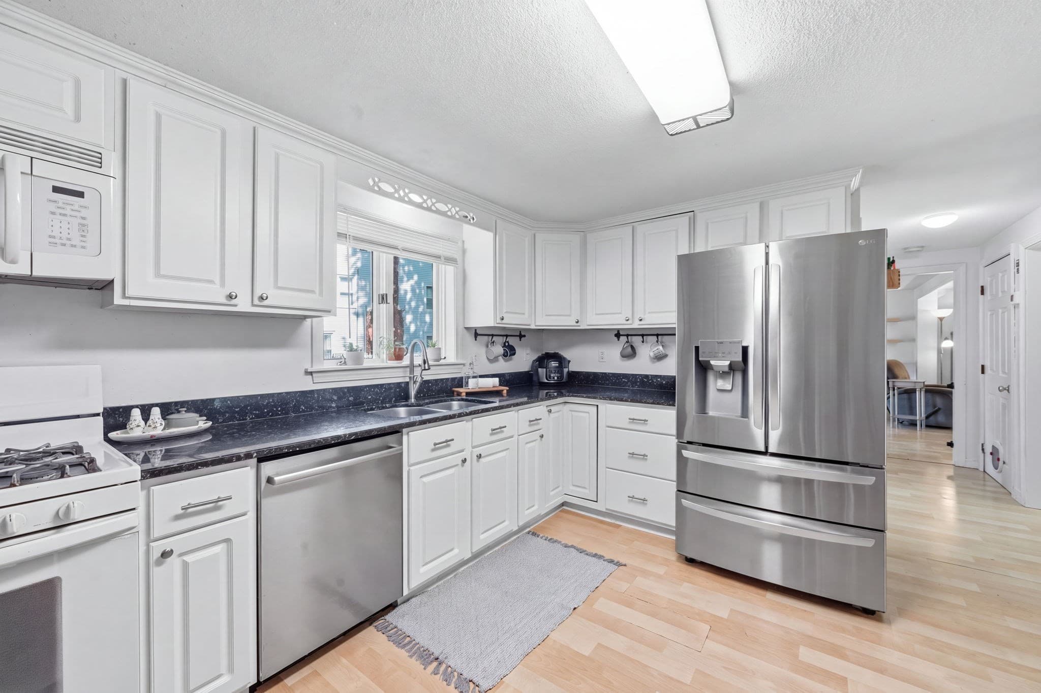 Single Family Residence at 380 Plumtree Rd, Springfield MA 01118, Springfield, photo 12 of 42