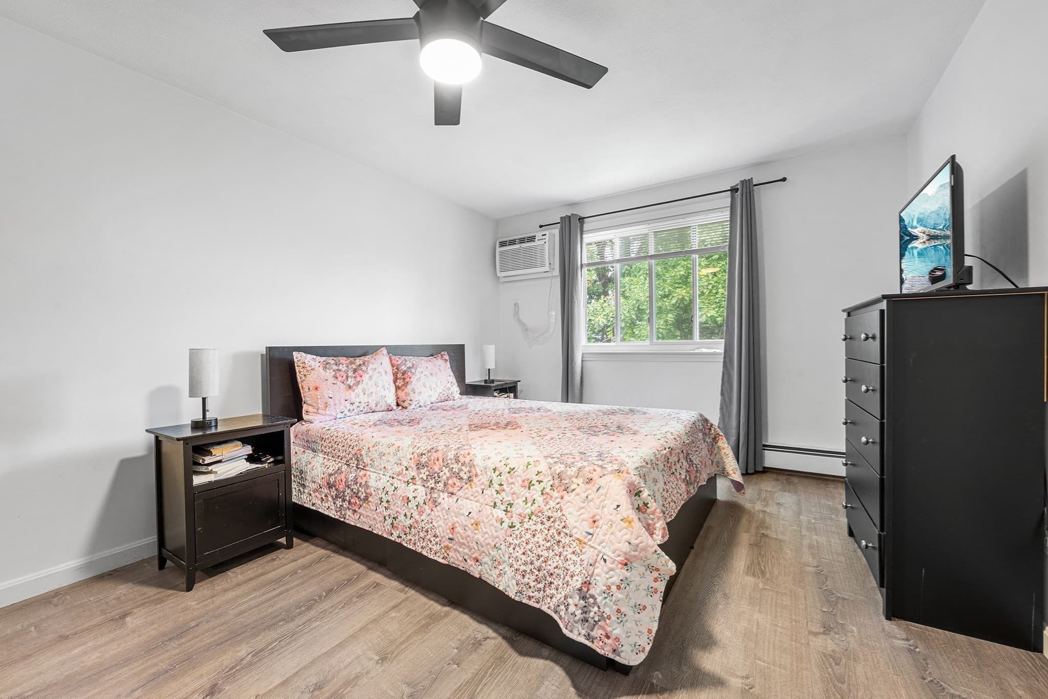 Condominium at 37 Decarolis Dr # 37, Tewksbury MA 01876, Tewksbury, photo 9 of 22
