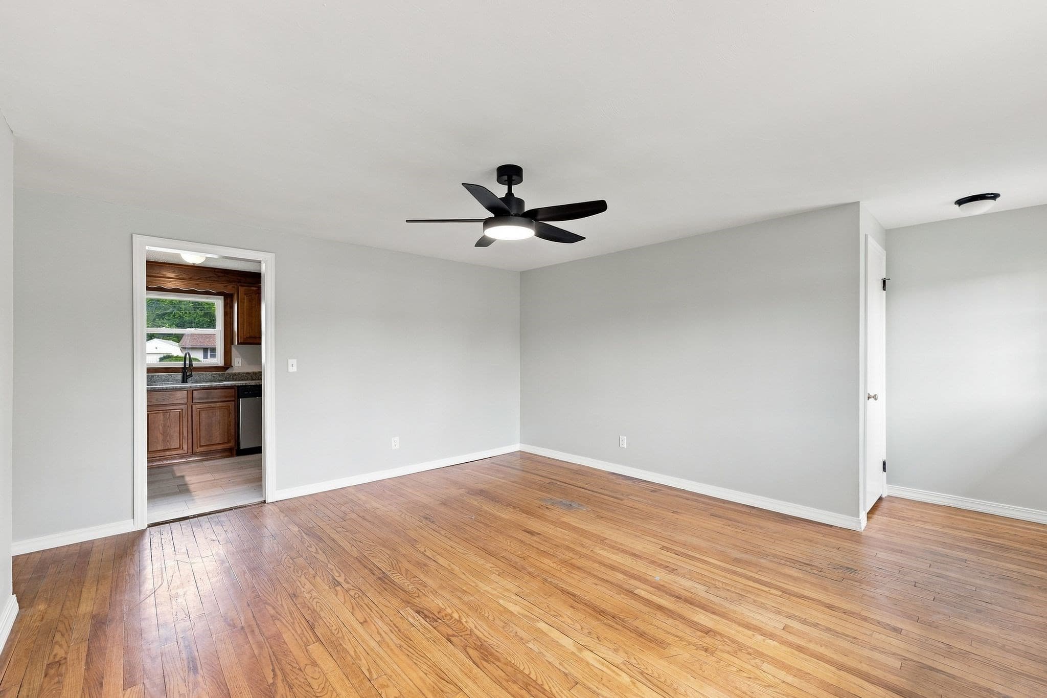 Single Family Residence at 76 Daley St, Chicopee MA 01013, Chicopee, photo 6 of 37