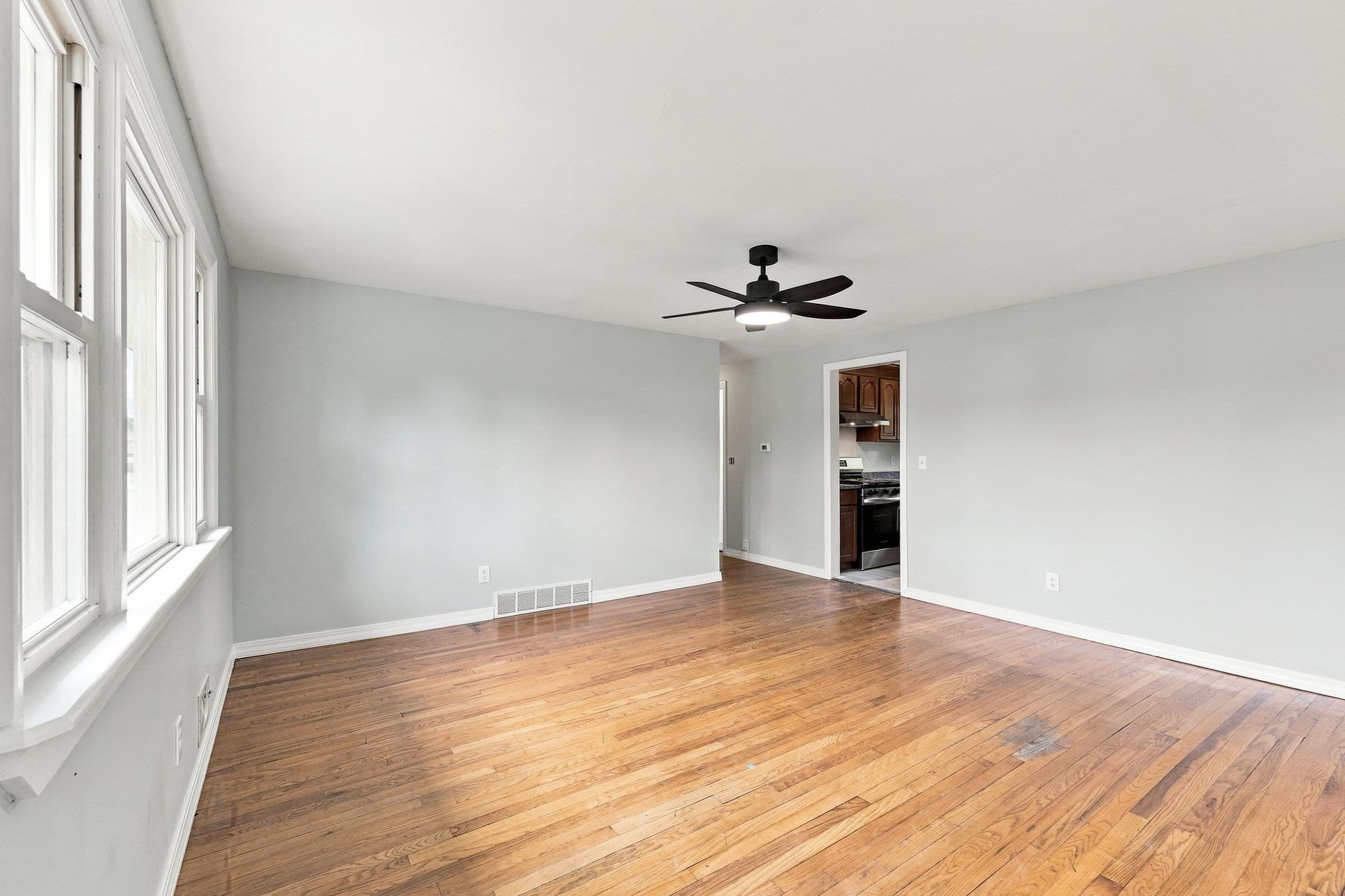 Single Family Residence at 76 Daley St, Chicopee MA 01013, Chicopee, photo 5 of 37