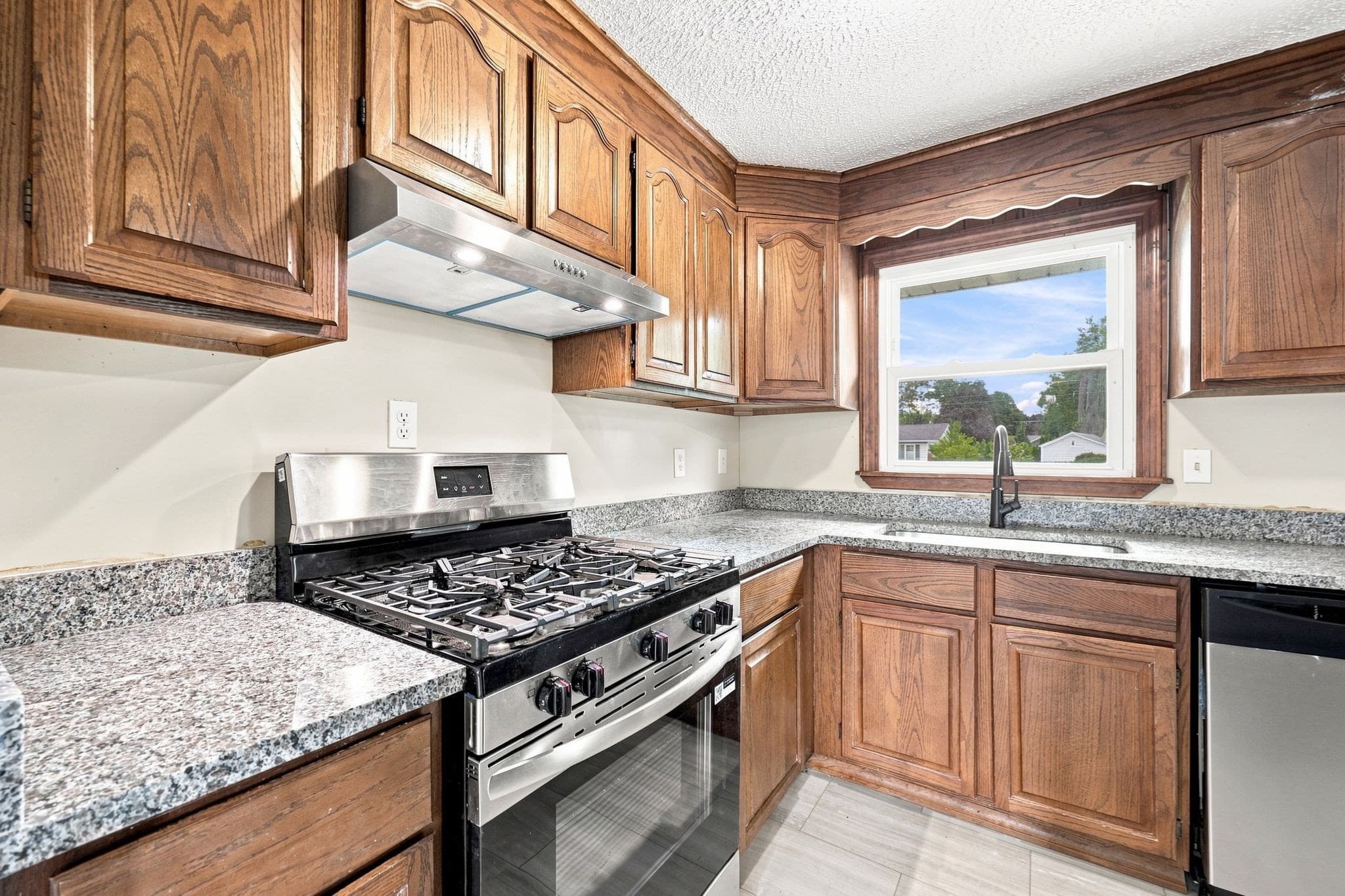Single Family Residence at 76 Daley St, Chicopee MA 01013, Chicopee, photo 10 of 37