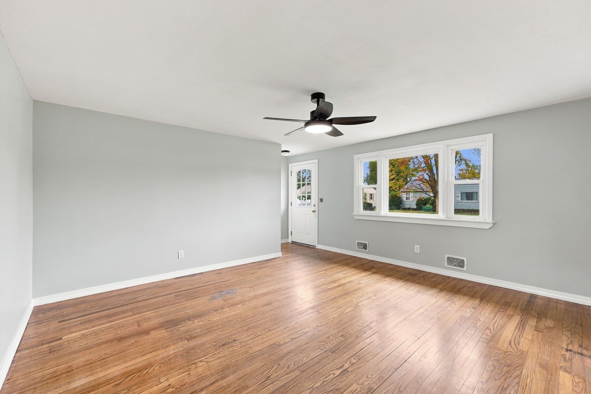 Single Family Residence at 76 Daley St, Chicopee MA 01013, Chicopee, photo 8 of 37