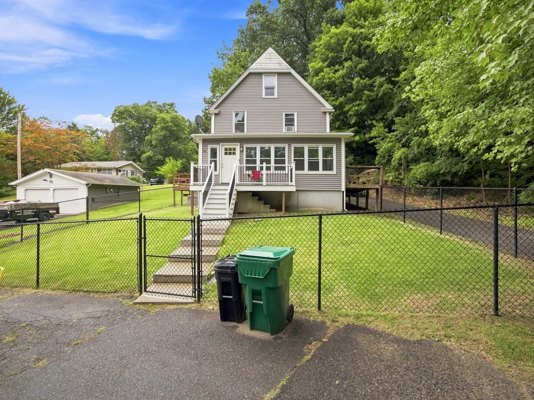 96 Granby Rd, Chicopee MA 01013