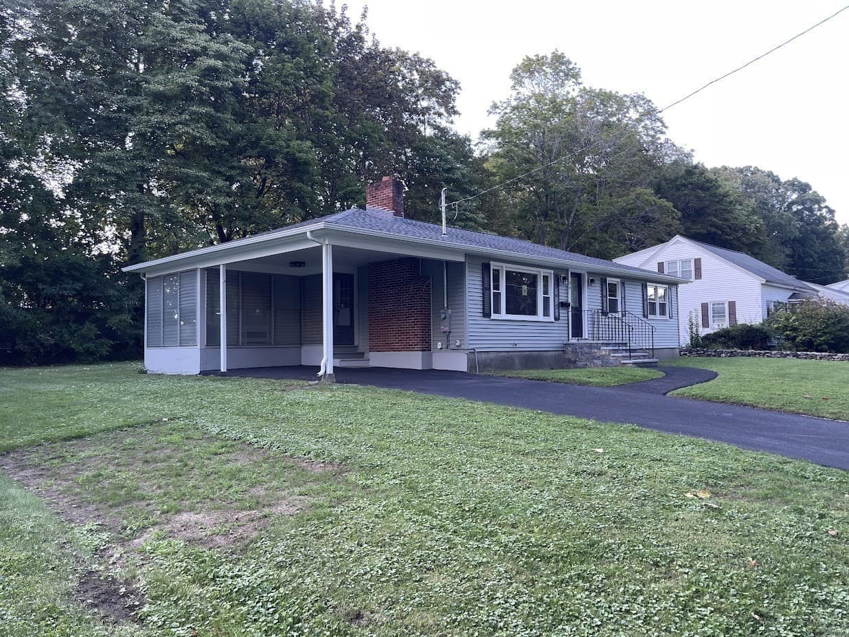 36 Stuart Ave, Leominster MA 01453