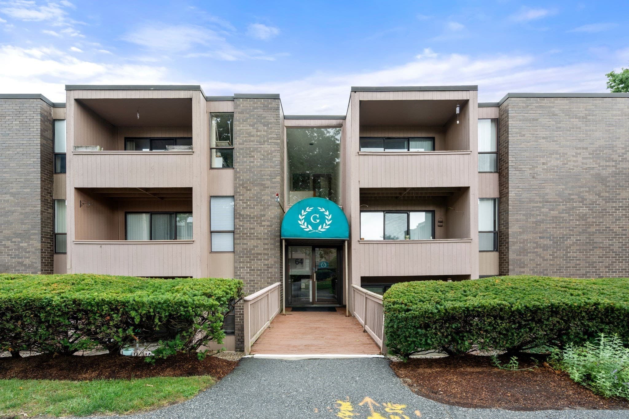 64 Shrewsbury Green Dr, Shrewsbury MA 01545