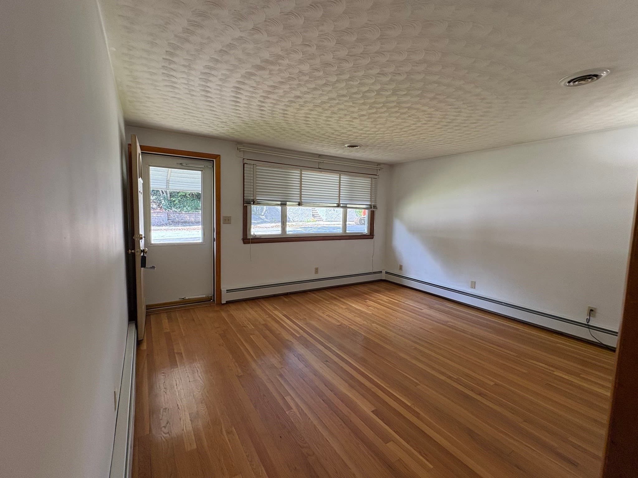 Single Family Residence at 175 Dana Ave, Worcester MA 01604, Worcester, photo 5 of 23
