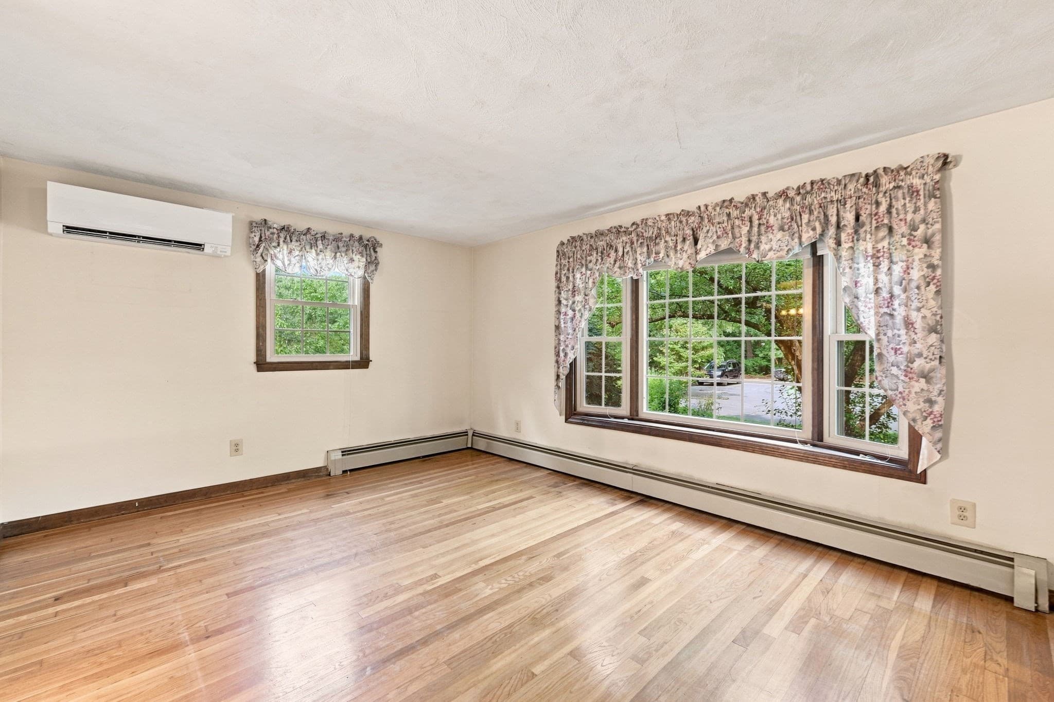 Single Family Residence at 30 Ideal Ave, Chelmsford MA 01824, Chelmsford, photo 12 of 37