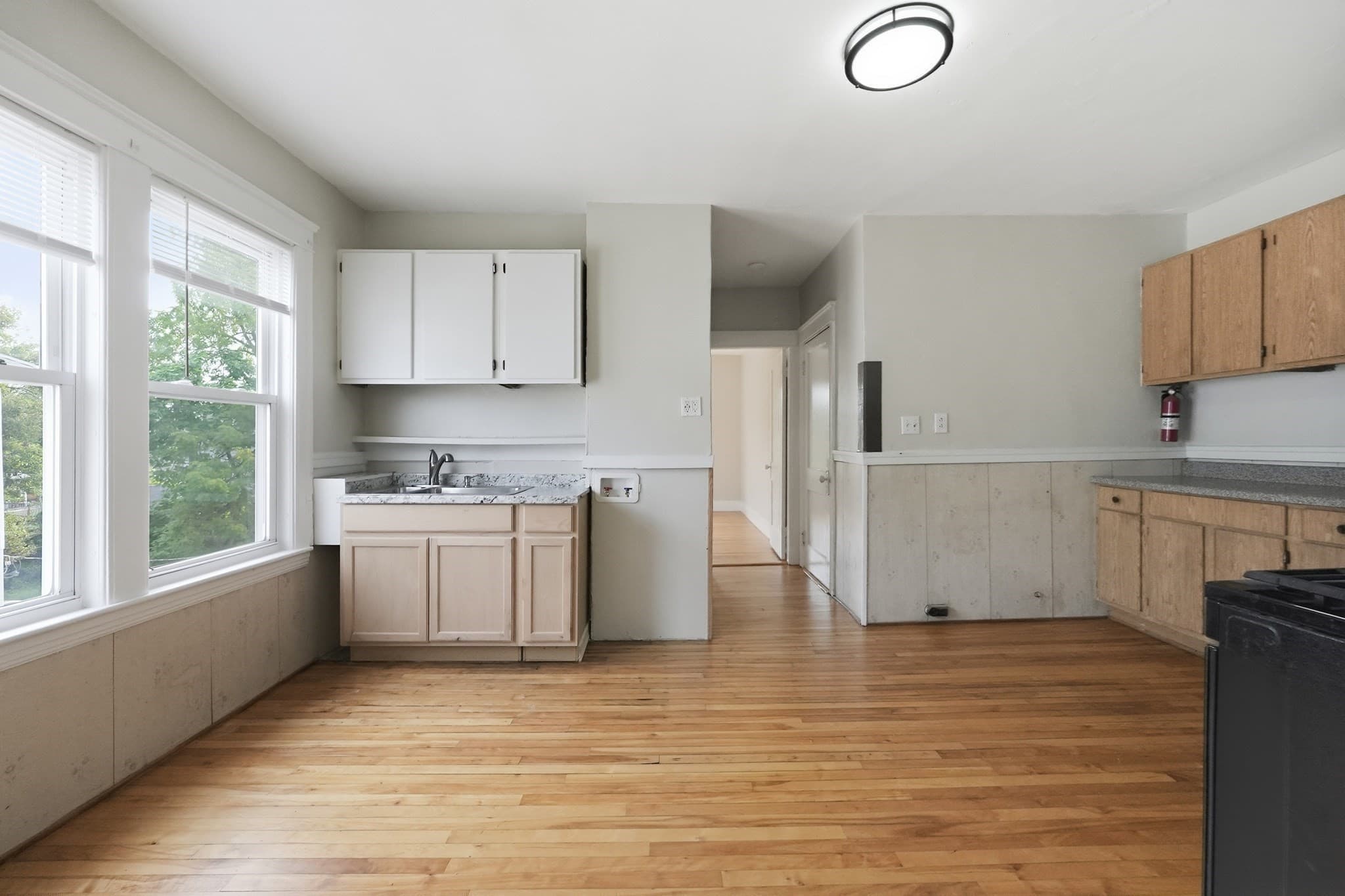 5-9 Family at 17 Fairbanks St, Worcester MA 01610, Worcester, photo 9 of 42