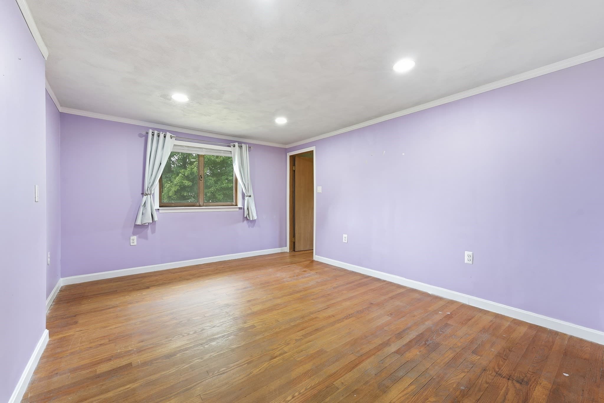 Single Family Residence at 31 Woodcrest Road, Springfield MA 01129, Springfield, photo 16 of 42