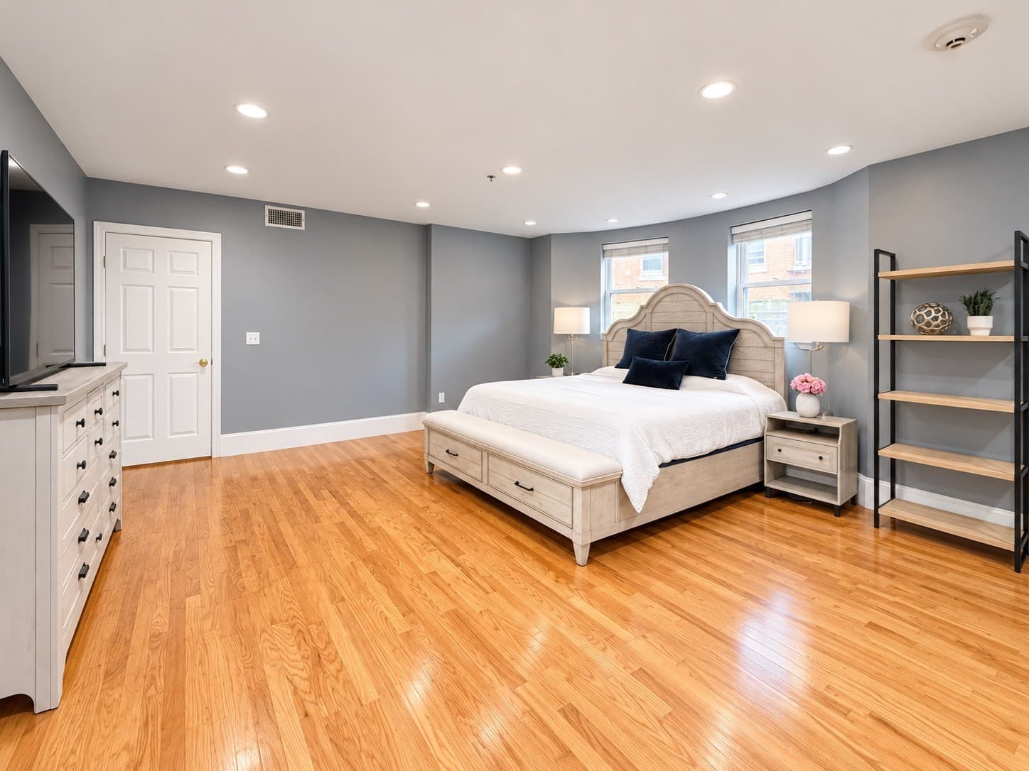 Condominium at 1742 Beacon St # 2, Brookline MA 02445, Brookline, photo 7 of 12