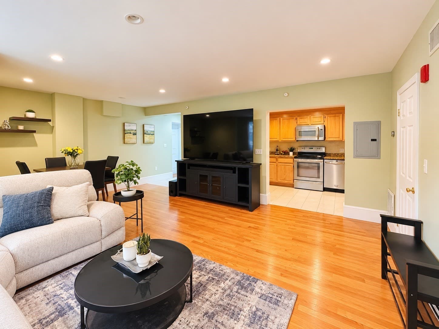 Condominium at 1742 Beacon St # 2, Brookline MA 02445, Brookline, photo 4 of 12