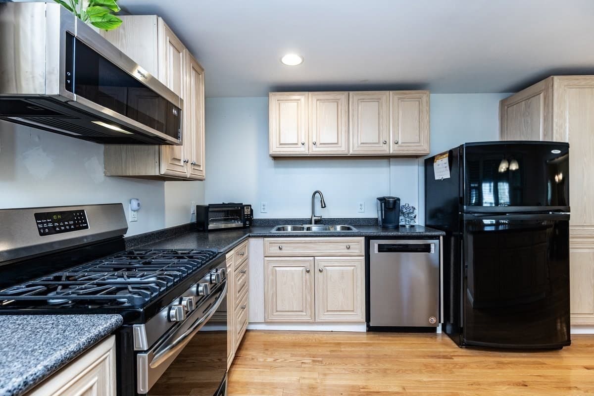 Condex at 31 Sargent St # 31, North Andover MA 01845, North Andover, photo 6 of 39