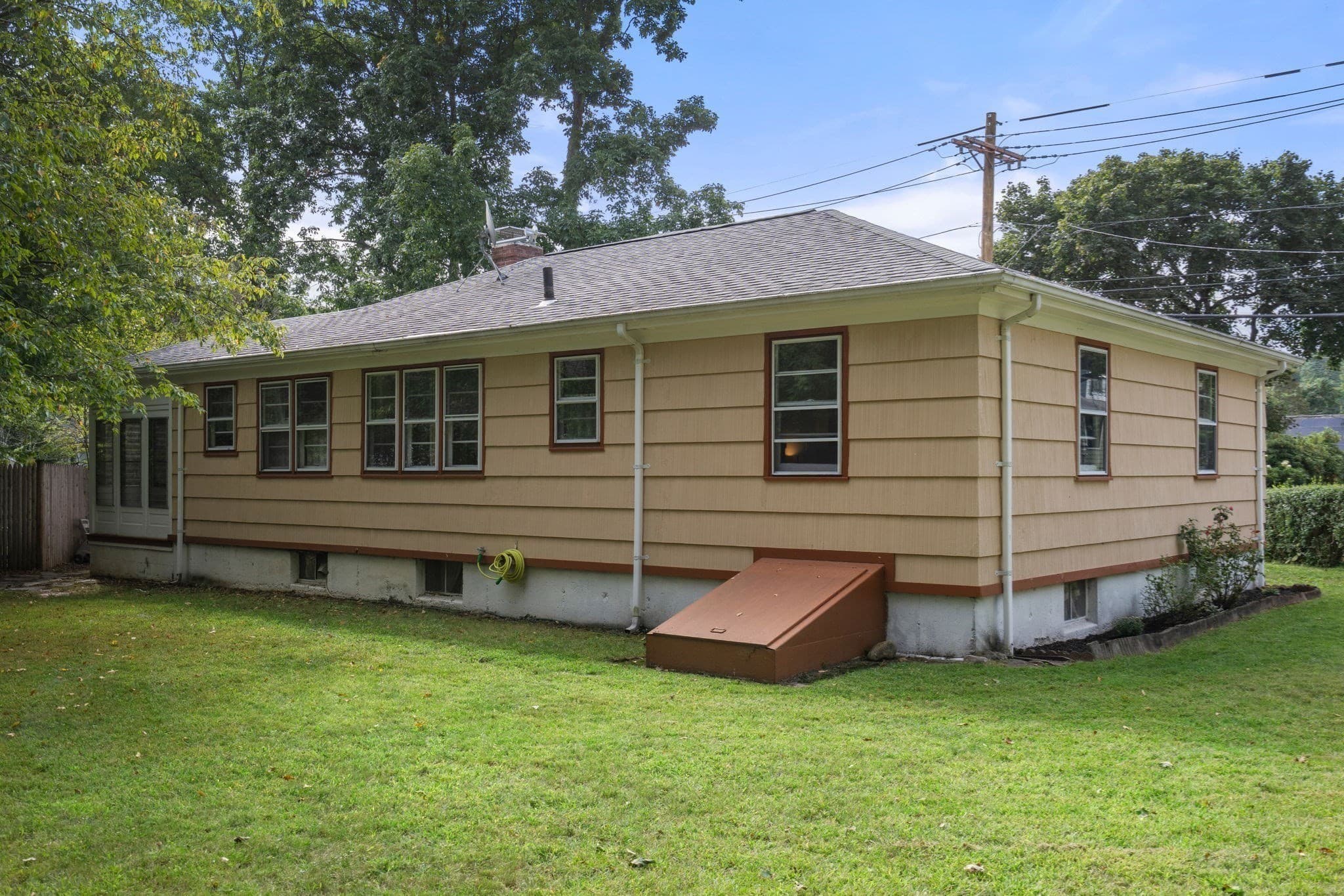 Single Family Residence at 78 Mower St, Worcester MA 01602, Worcester, photo 27 of 38
