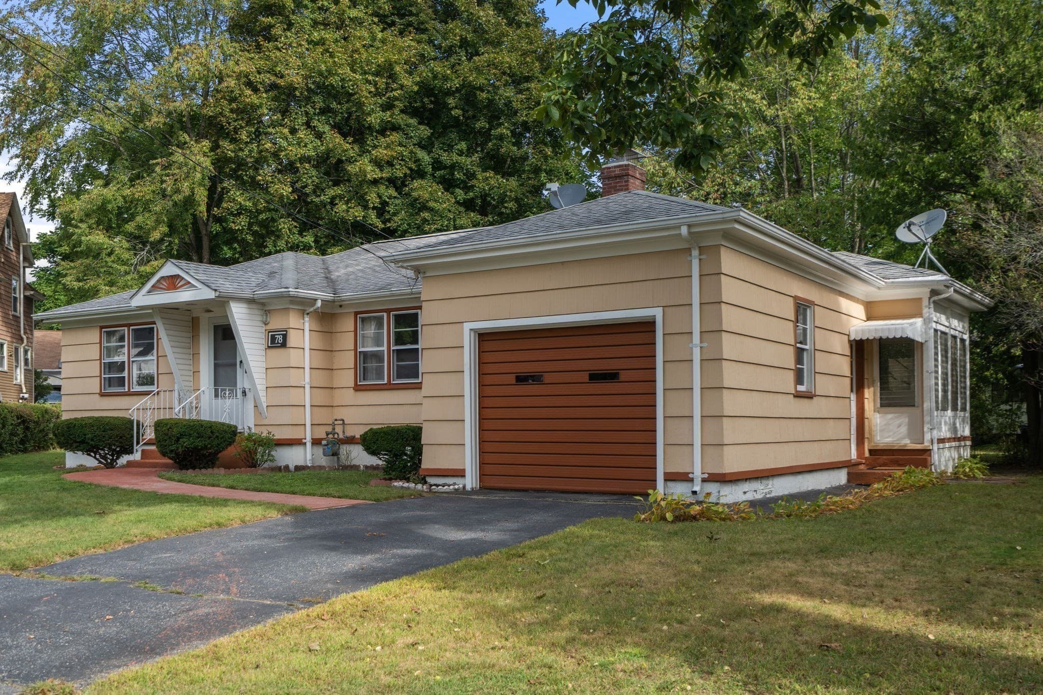 Single Family Residence at 78 Mower St, Worcester MA 01602, Worcester, photo 2 of 38