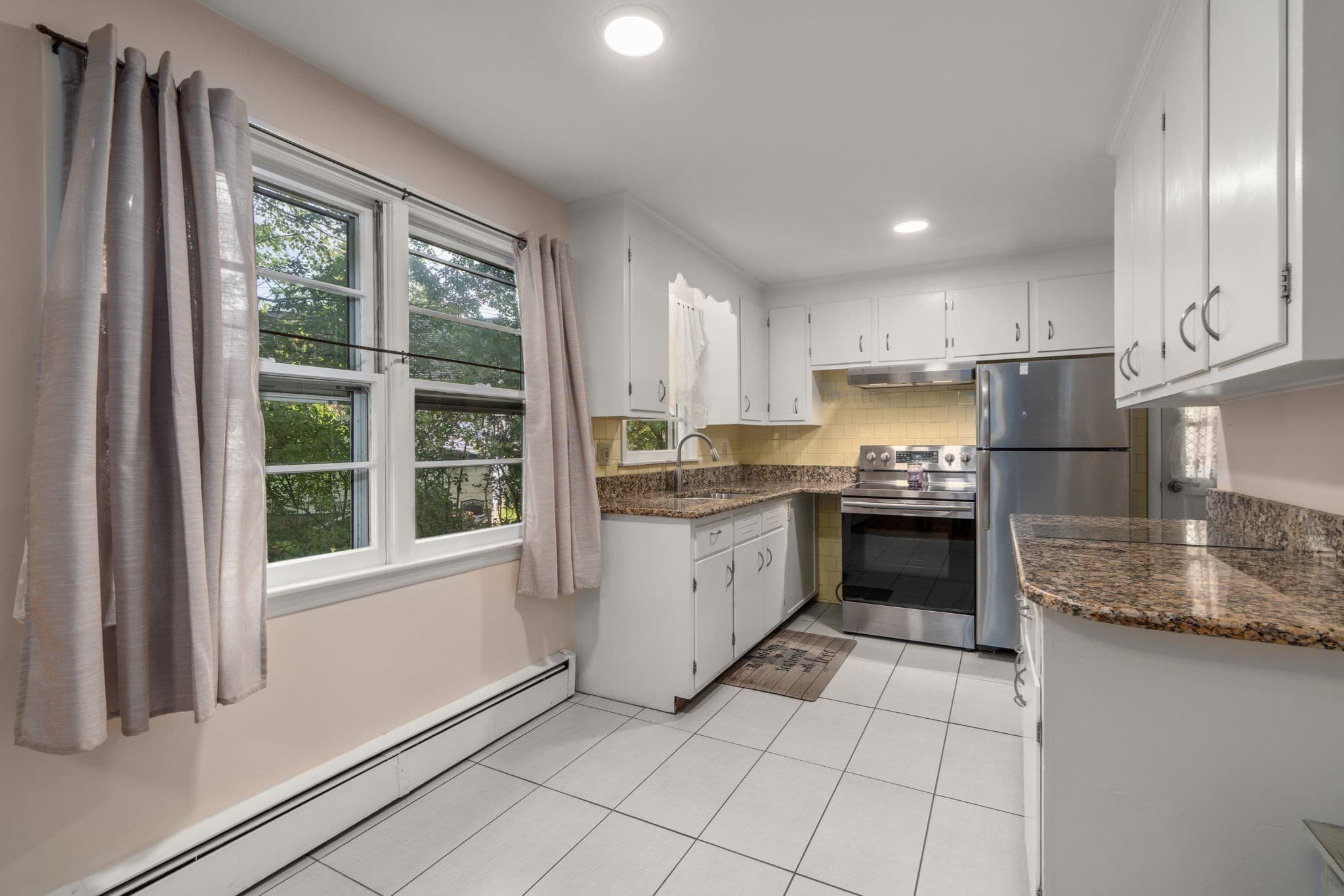 Single Family Residence at 78 Mower St, Worcester MA 01602, Worcester, photo 5 of 38