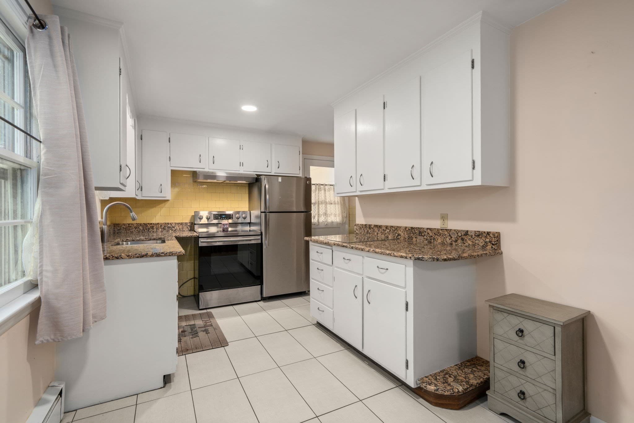 Single Family Residence at 78 Mower St, Worcester MA 01602, Worcester, photo 4 of 38