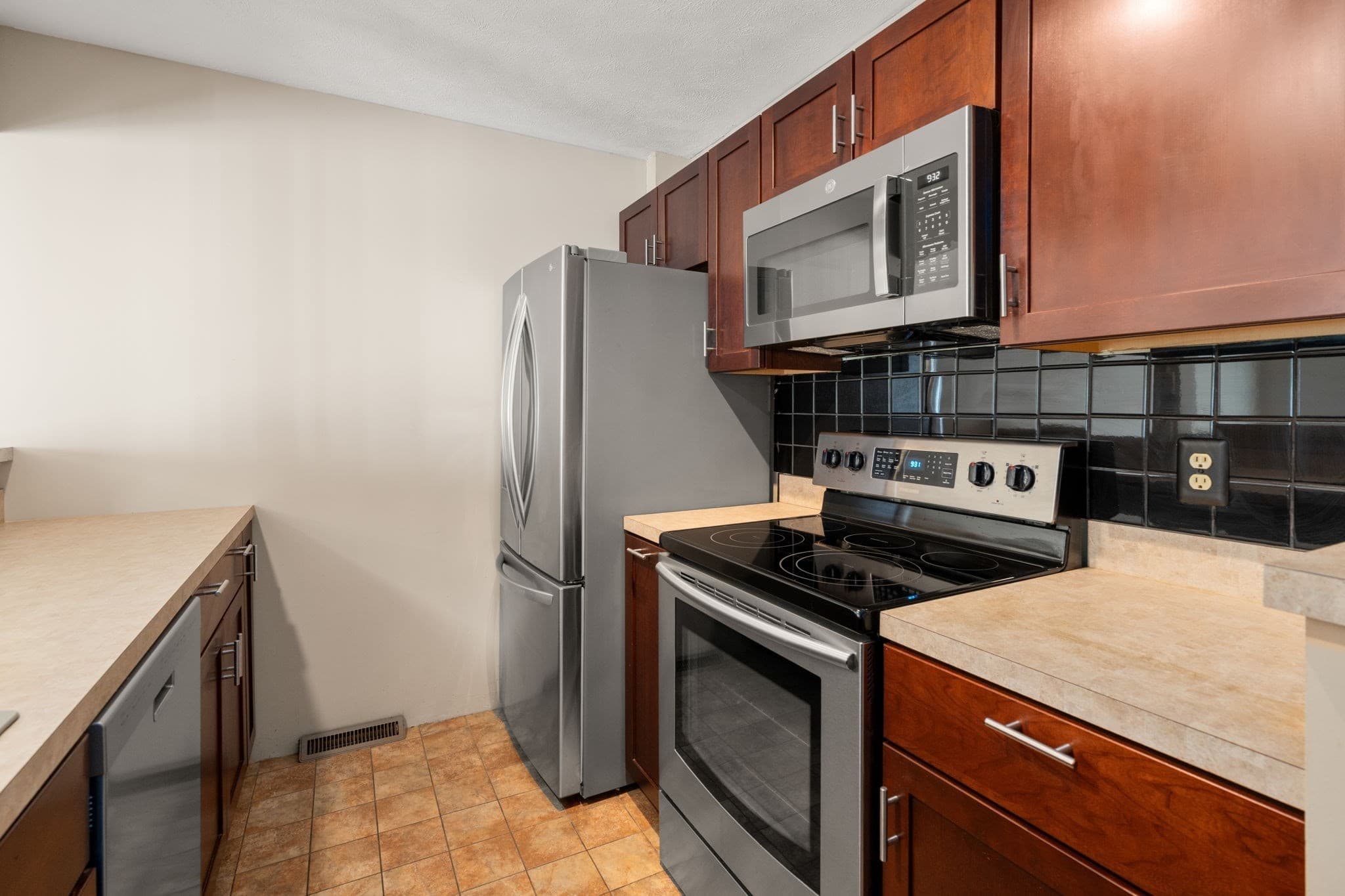 Condominium at 2205 Boston Rd # F50, Wilbraham MA 01095, Wilbraham, photo 7 of 35