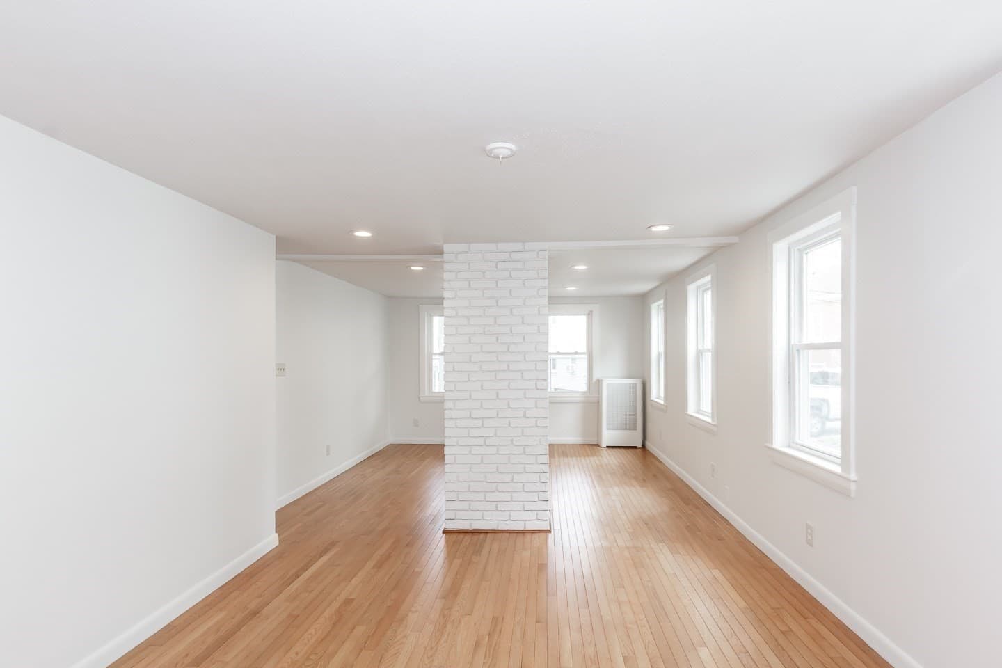Single Family Residence at 10 Elm Ct, Andover MA 01810, Andover, photo 10 of 34
