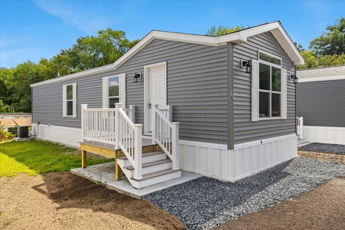 1540 Broadway # 16, Raynham MA 02767