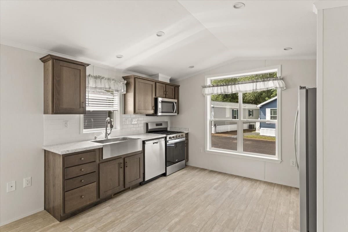 Mobile Home at 1540 Broadway # 16, Raynham MA 02767, Raynham, photo 4 of 10