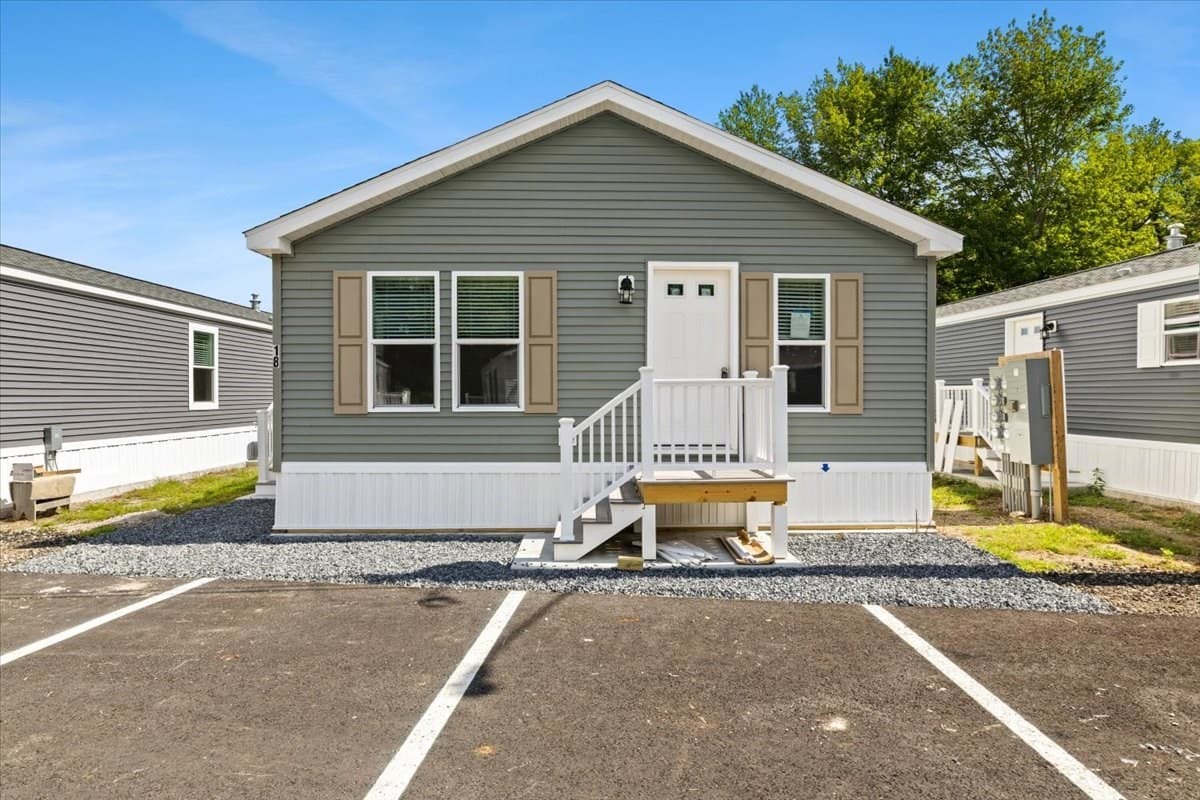 Mobile Home at 1540 Broadway # 18, Raynham MA 02767, Raynham, photo 2 of 10