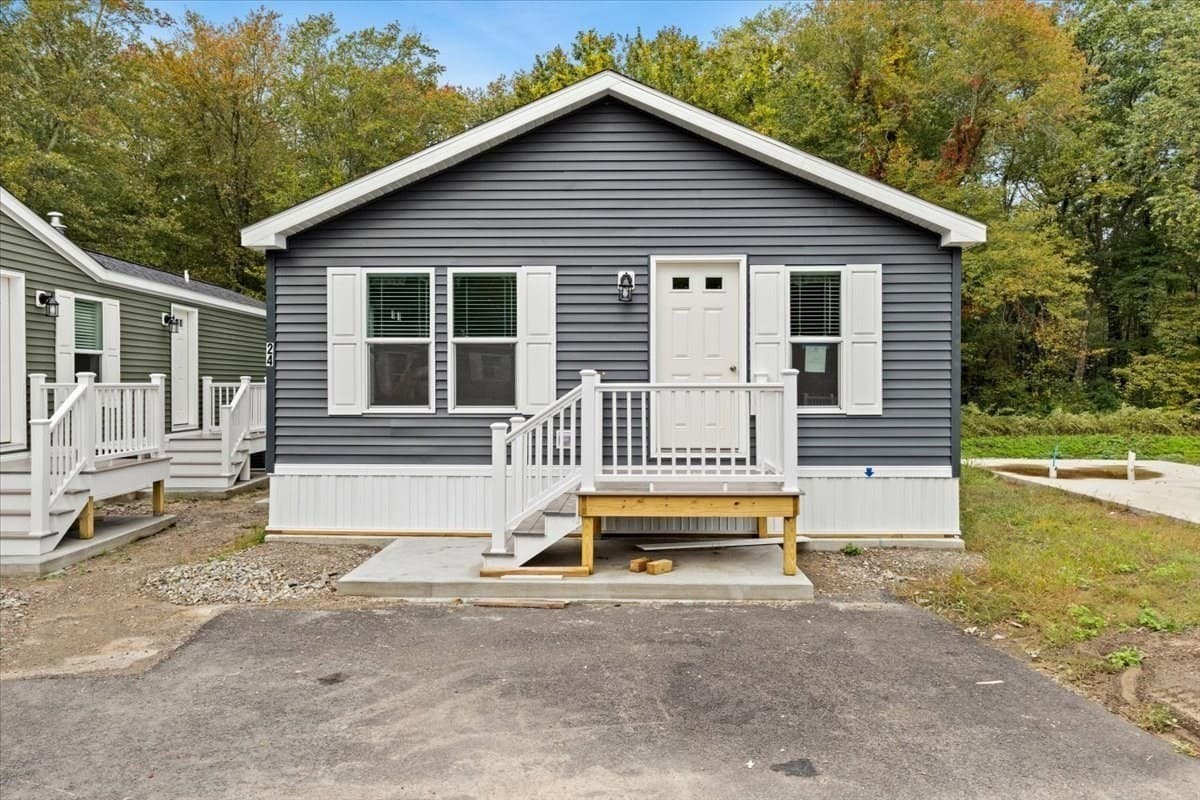 Mobile Home at 1540 Broadway # 24, Raynham MA 02767, Raynham, photo 3 of 14