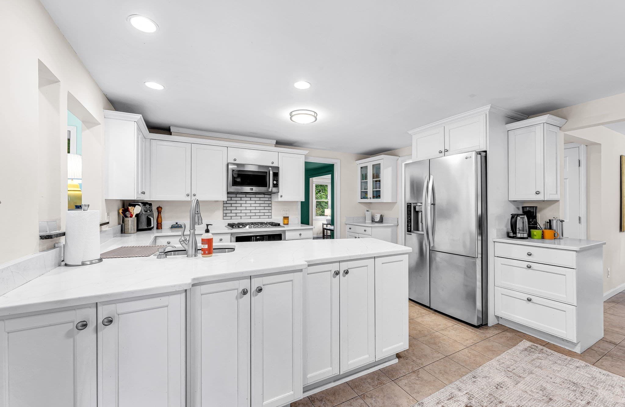 Single Family Residence at 908 Frank Smith Rd, Longmeadow MA 01106, Longmeadow, photo 10 of 42