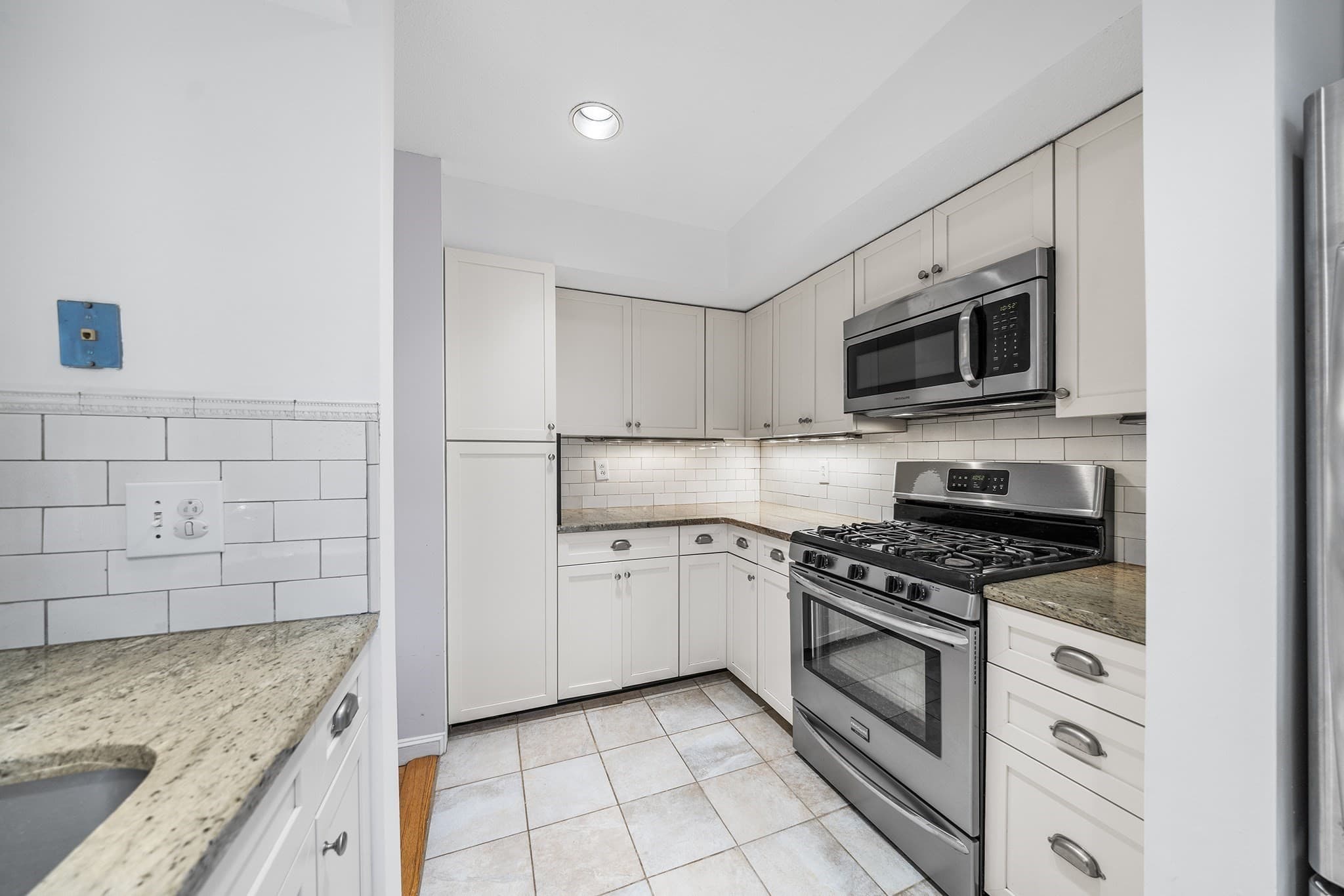 Condominium at 1175 Chestnut St # 3, Newton MA 02464, Newton, photo 7 of 17
