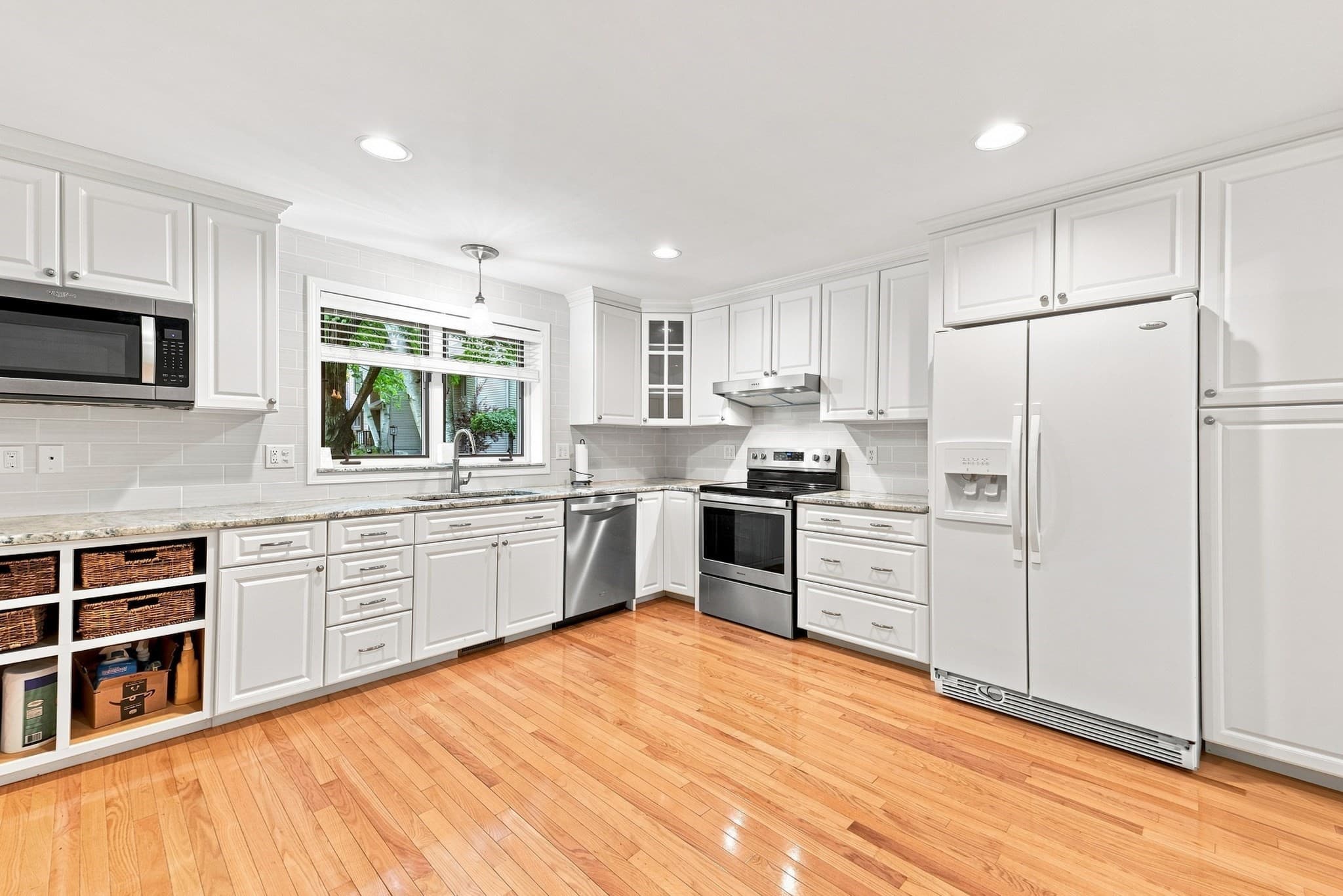 Condominium at 770 Salisbury St # 423, Worcester MA 01609, Worcester, photo 6 of 40