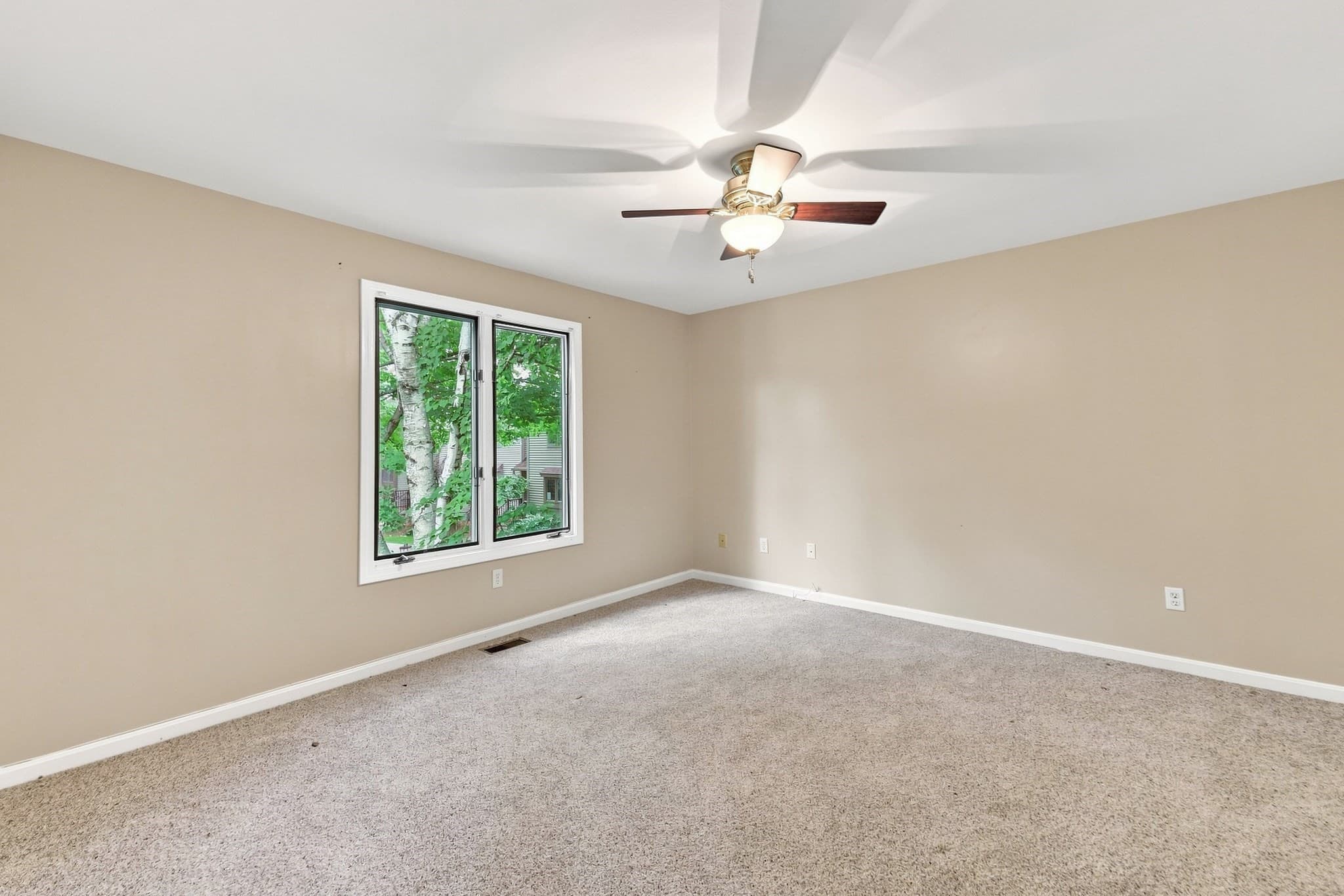 Condominium at 770 Salisbury St # 423, Worcester MA 01609, Worcester, photo 34 of 40