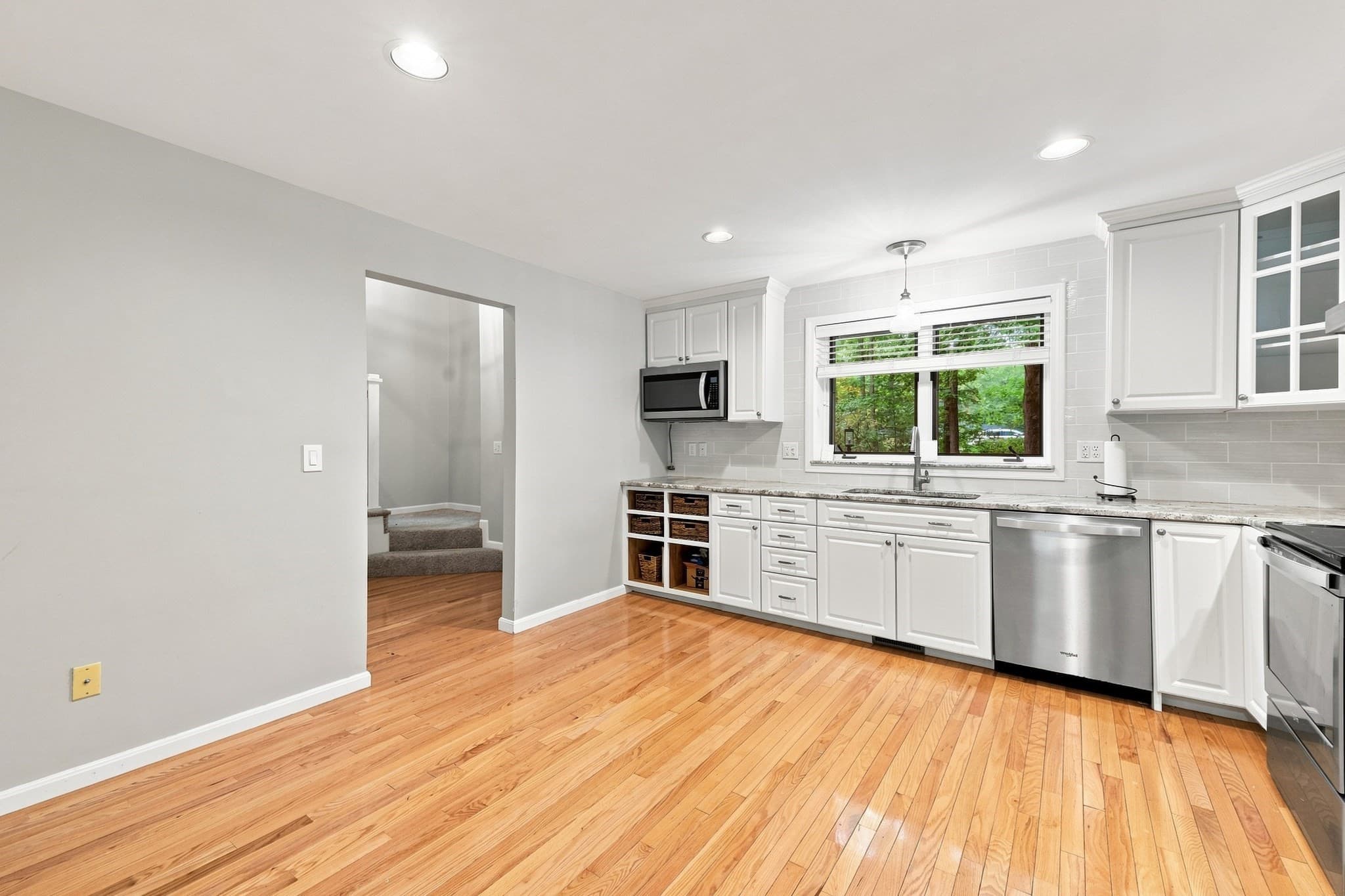 Condominium at 770 Salisbury St # 423, Worcester MA 01609, Worcester, photo 8 of 40