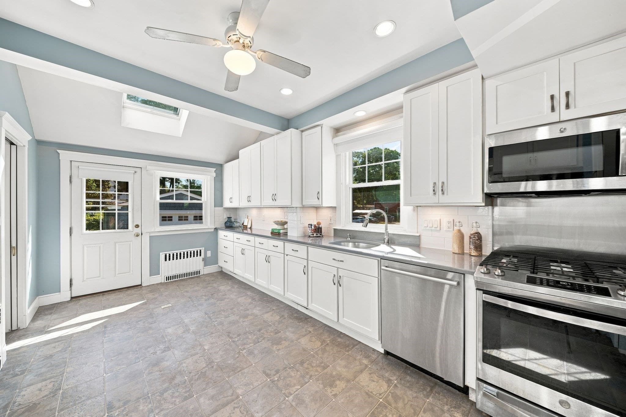 Single Family Residence at 54 Emerson Street, Wakefield MA 01880, Wakefield, photo 12 of 38