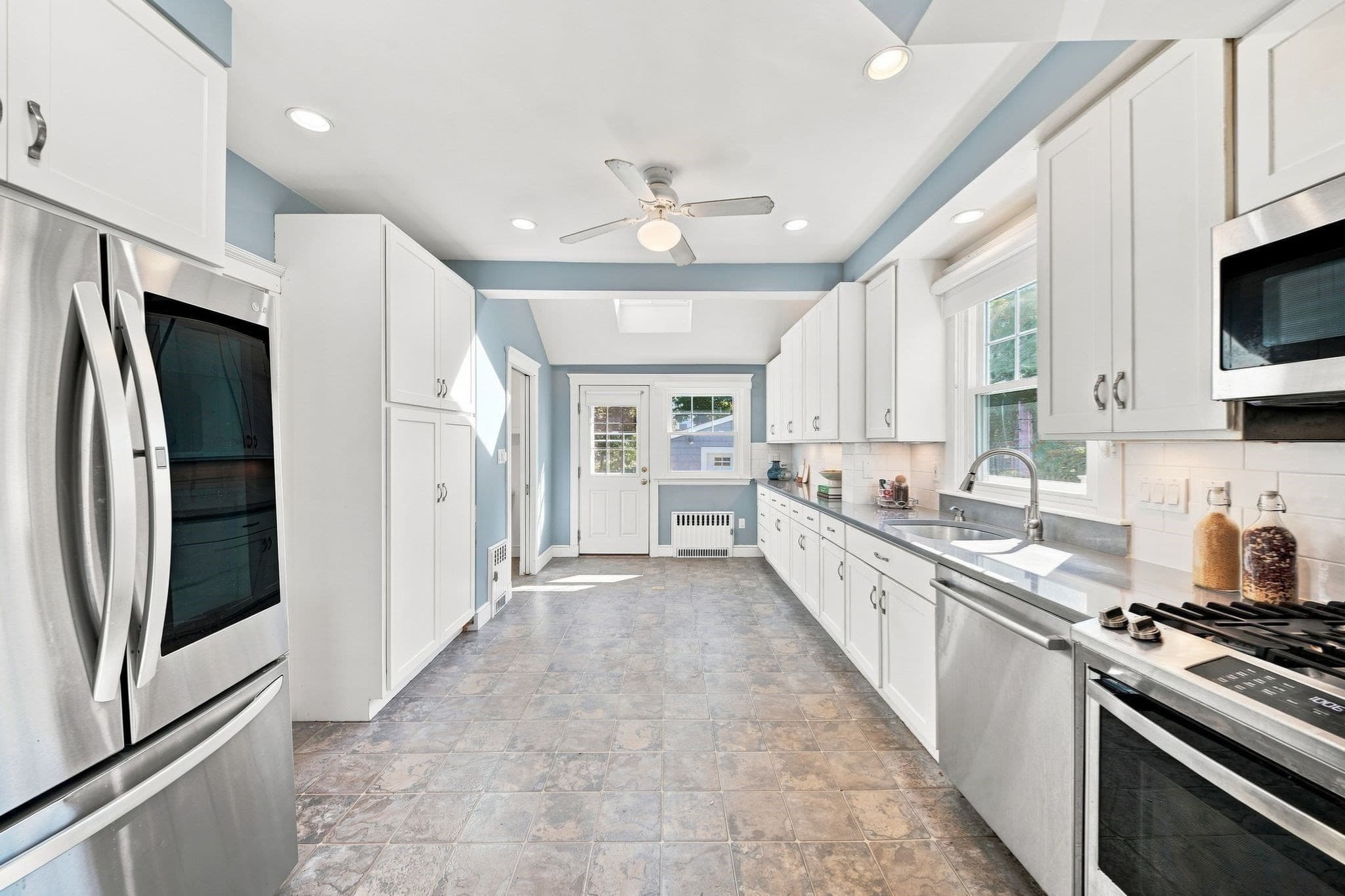 Single Family Residence at 54 Emerson Street, Wakefield MA 01880, Wakefield, photo 11 of 38