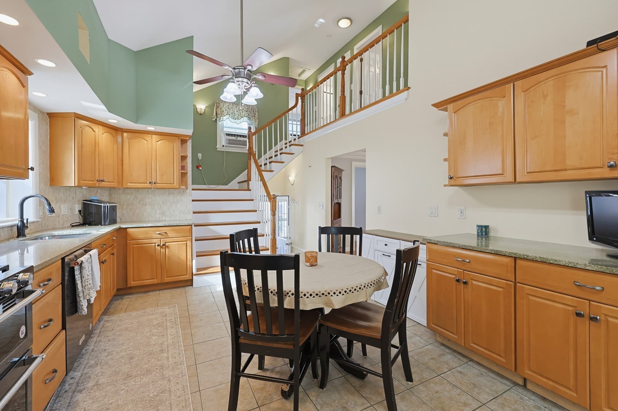 Single Family Residence at 122 Westview Dr, Norwood MA 02062, Norwood, photo 7 of 33