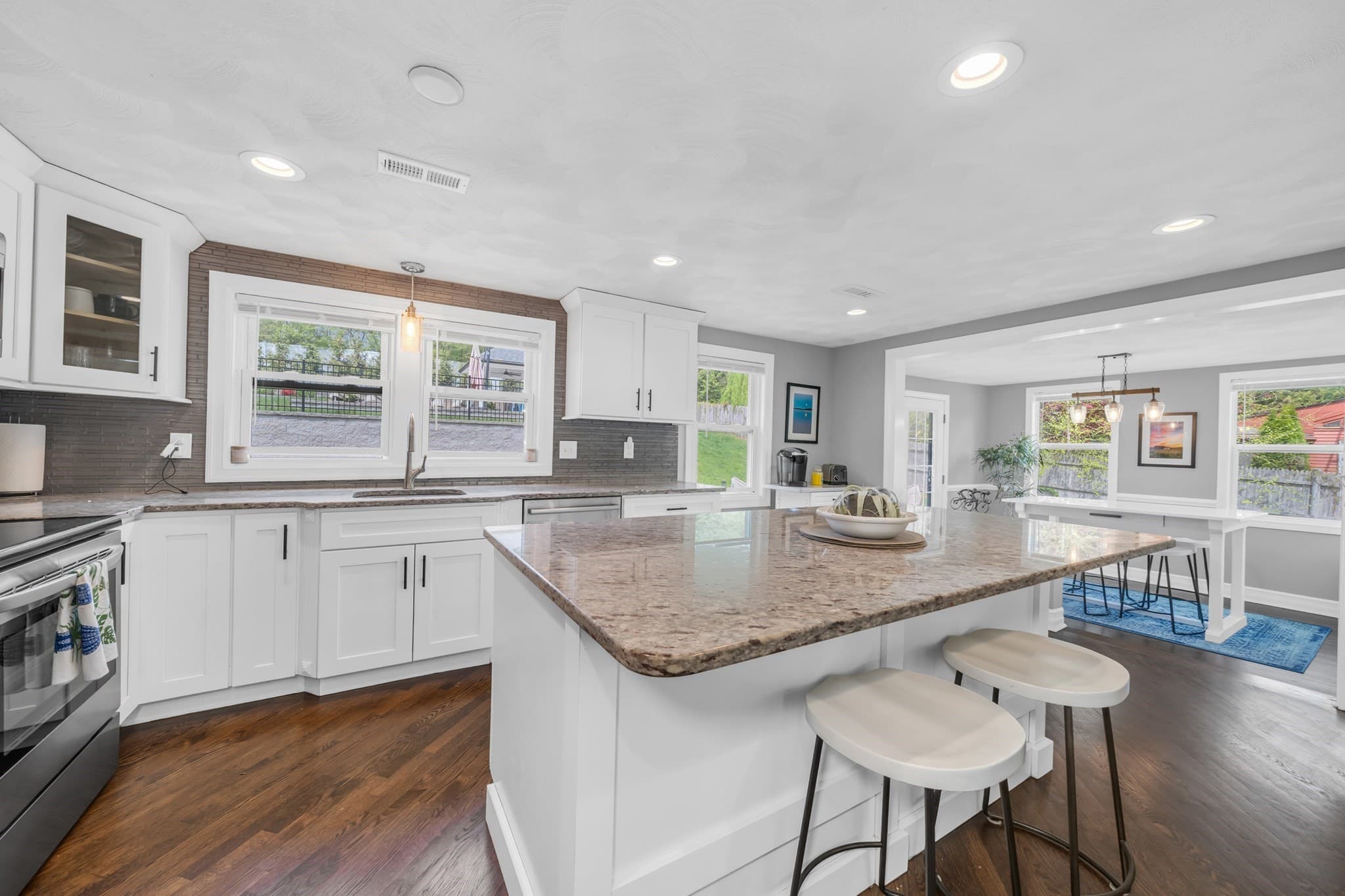 Single Family Residence at 400 Andover St, Wilmington MA 01887, Wilmington, photo 6 of 29