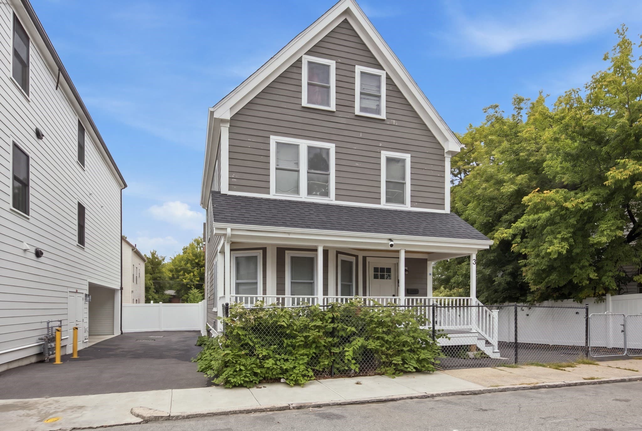 Single Family Residence at 3 Oakhurst St, Boston MA 02124, Boston, photo 2 of 40