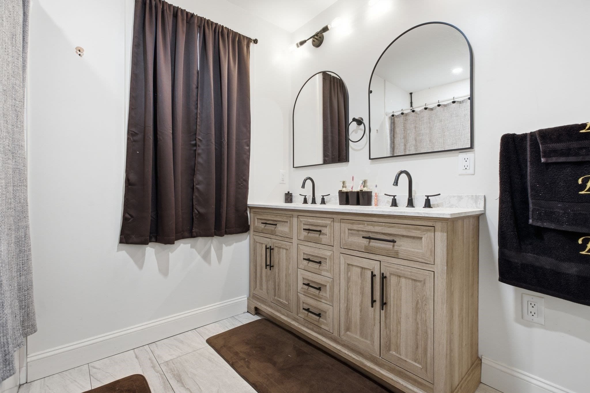 Single Family Residence at 3 Oakhurst St, Boston MA 02124, Boston, photo 32 of 40