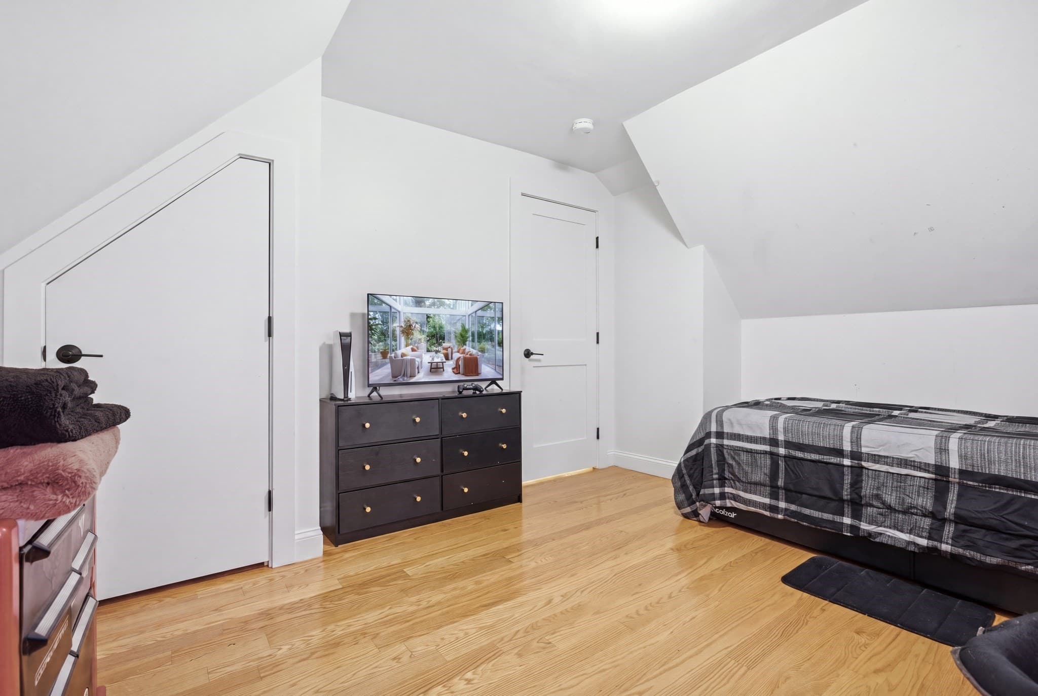 Single Family Residence at 3 Oakhurst St, Boston MA 02124, Boston, photo 25 of 40